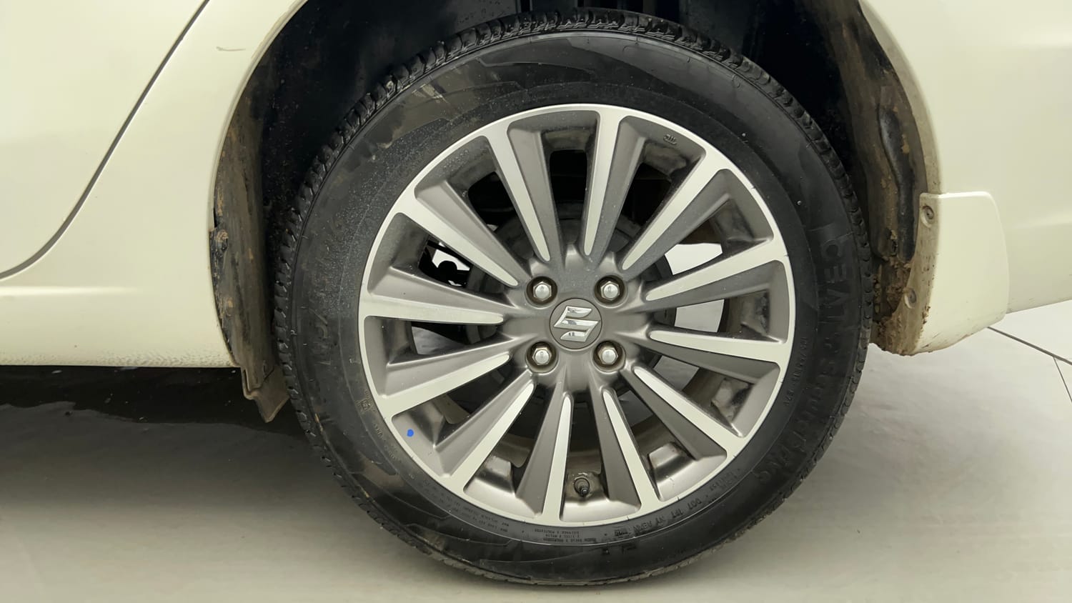 Used 2022 Maruti Suzuki Ciaz Alpha 1.5 AT Petrol Automatic tyres LEFT REAR TYRE RIM VIEW