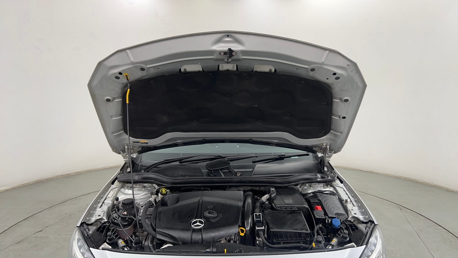 Used 2016 Mercedes-Benz GLA 200 CDI Sport Diesel Automatic engine ENGINE & BONNET OPEN FRONT VIEW