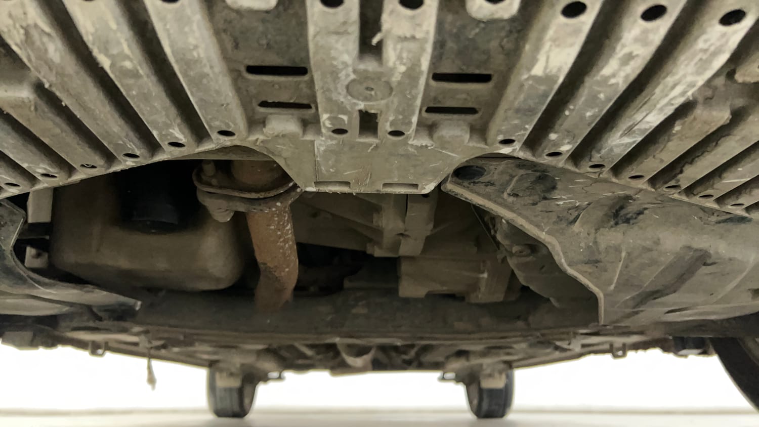 Used 2022 Maruti Suzuki Ciaz Alpha 1.5 AT Petrol Automatic extra FRONT LEFT UNDERBODY VIEW