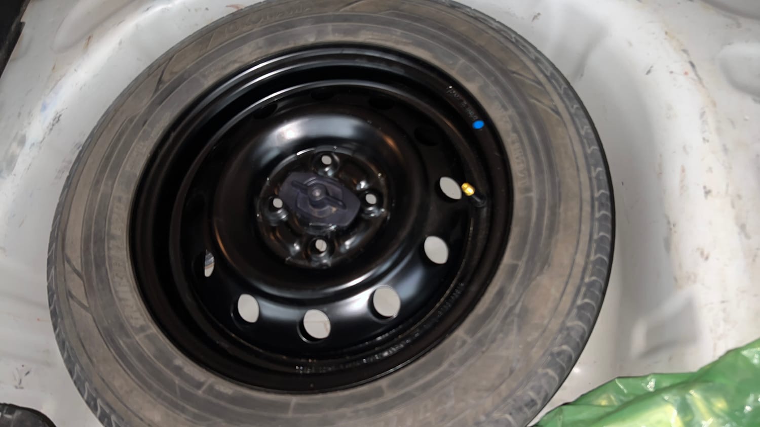 Used 2020 Maruti Suzuki Swift ZXi AMT Petrol Automatic tyres SPARE TYRE VIEW