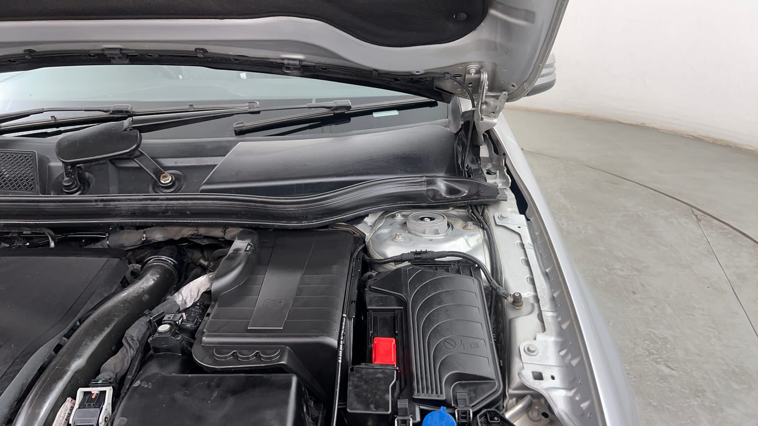 Used 2016 Mercedes-Benz GLA 200 CDI Sport Diesel Automatic engine ENGINE LEFT SIDE HINGE & APRON VIEW