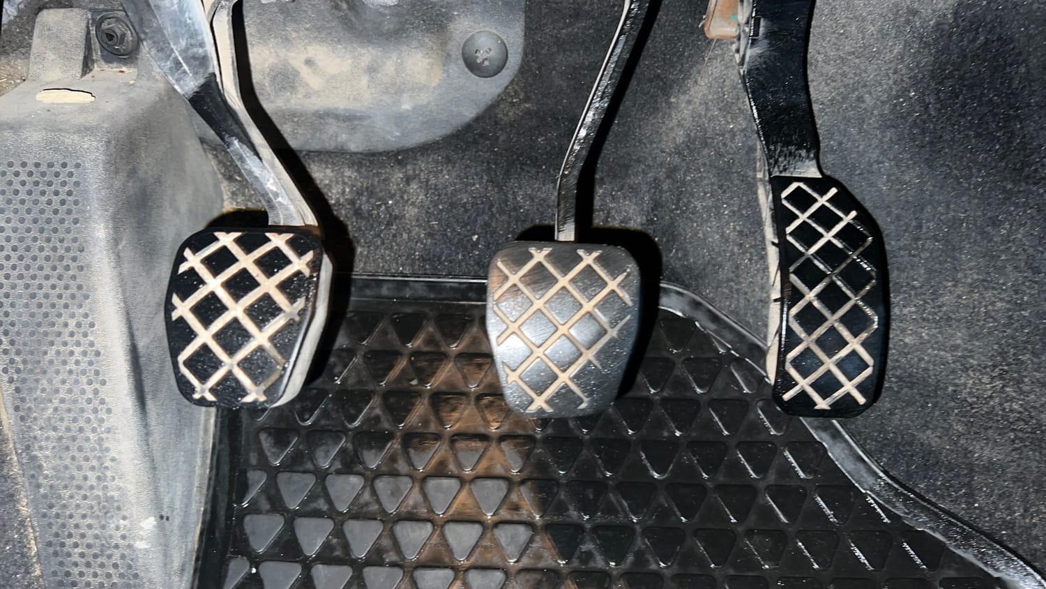 Used 2020 Volkswagen Polo Comfortline 1.0L (P) Petrol Manual interior PEDALS VIEW