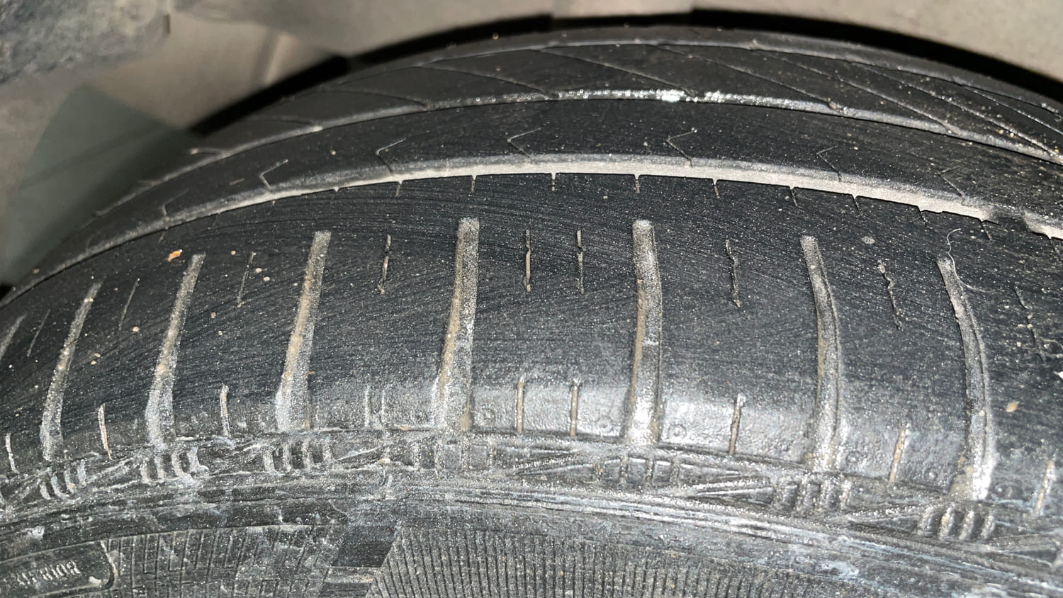 Used 2016 Honda Amaze 1.2 VX i-VTEC Petrol Manual tyres RIGHT REAR TYRE TREAD VIEW