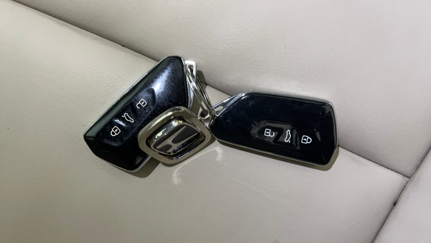 Used 2022 Skoda Octavia Style 2.0 Petrol Automatic extra CAR KEY VIEW