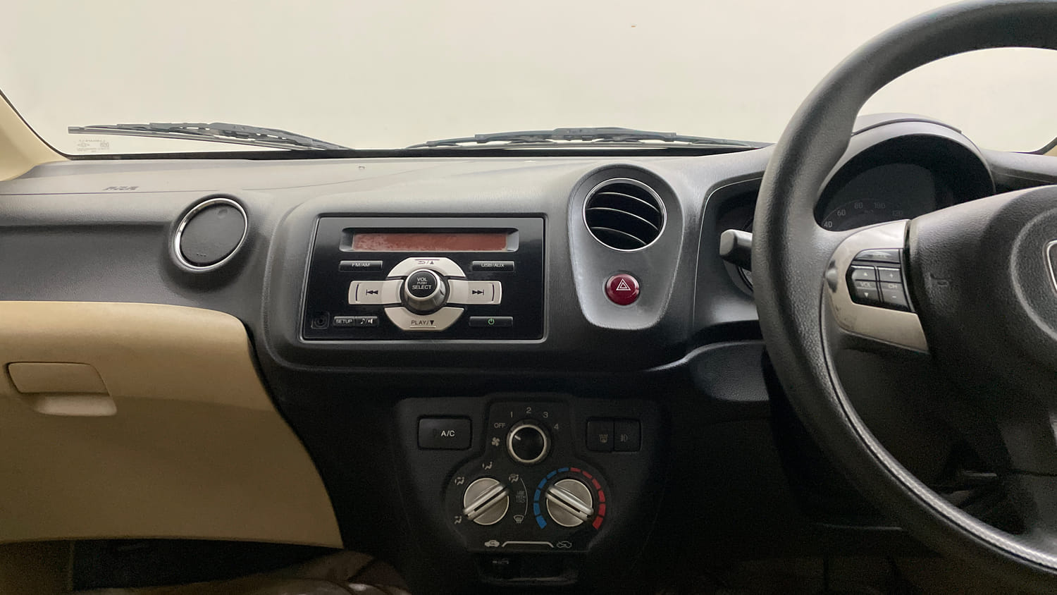 Used 2016 Honda Amaze 1.2 VX i-VTEC Petrol Manual interior MUSIC SYSTEM & AC CONTROL VIEW
