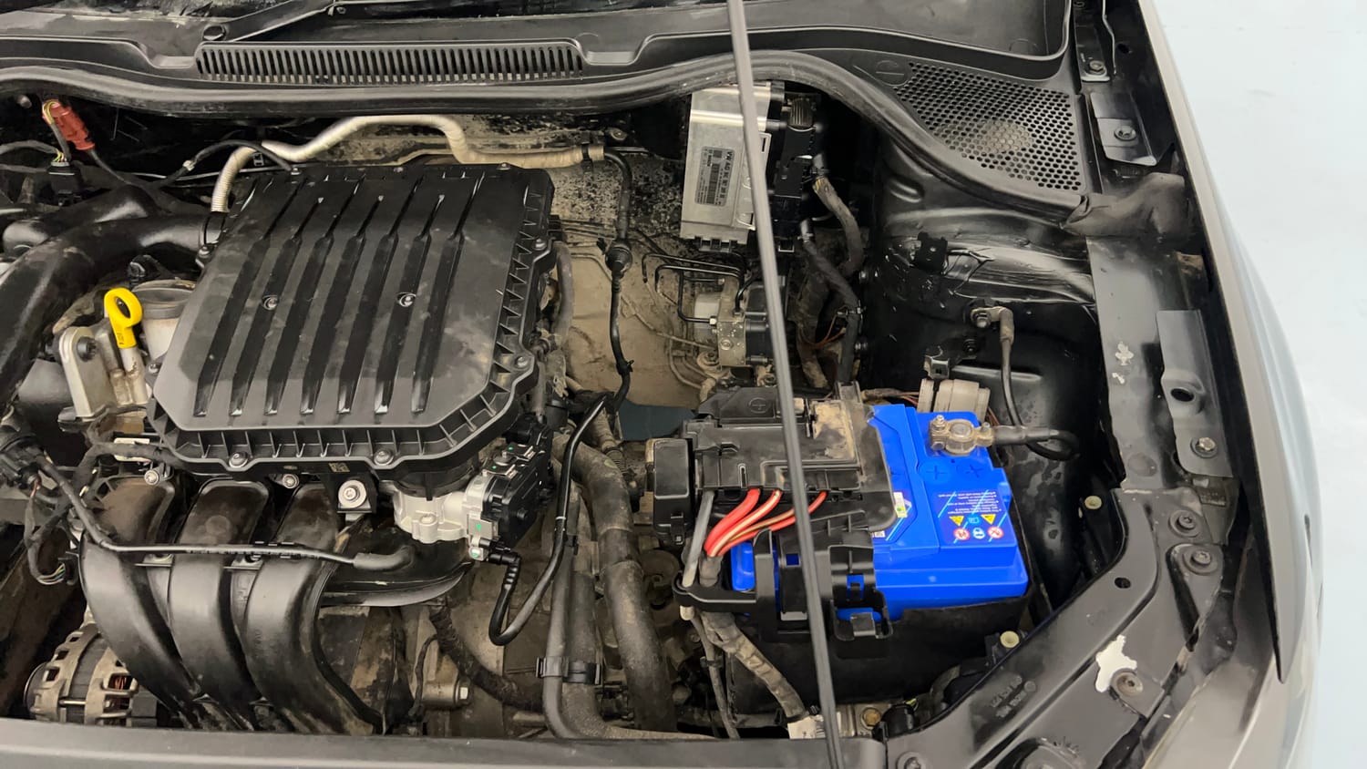 Used 2020 Volkswagen Polo Comfortline 1.0L (P) Petrol Manual engine ENGINE LEFT SIDE VIEW
