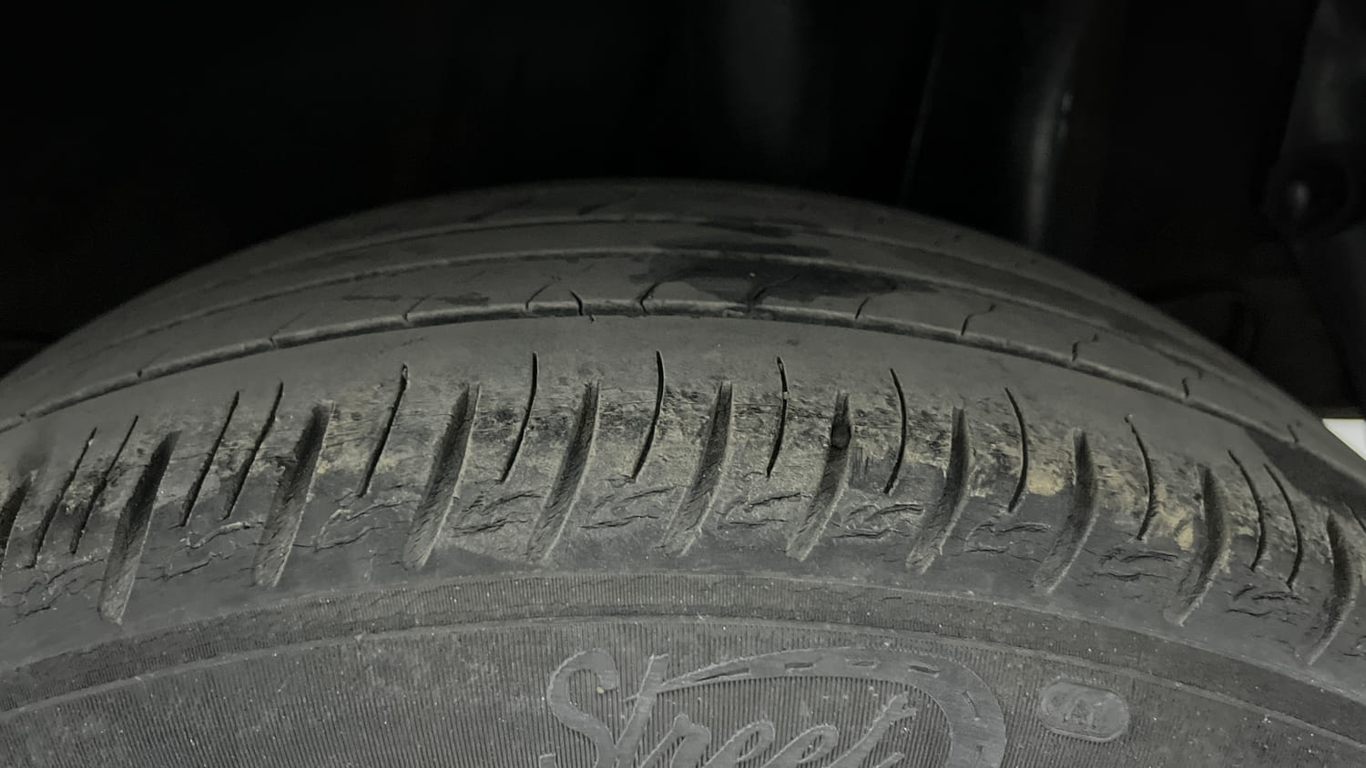 Used 2025 Kia Sonet HTX Plus 1.5 Diesel Manual tyres LEFT REAR TYRE TREAD VIEW