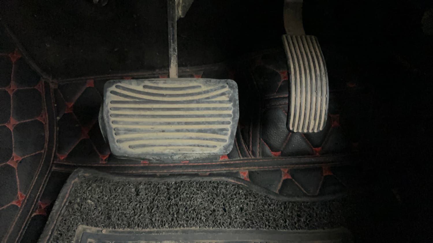 Used 2021 mahindra Thar LX Hard Top Diesel AT 4WD Diesel Automatic interior PEDALS VIEW