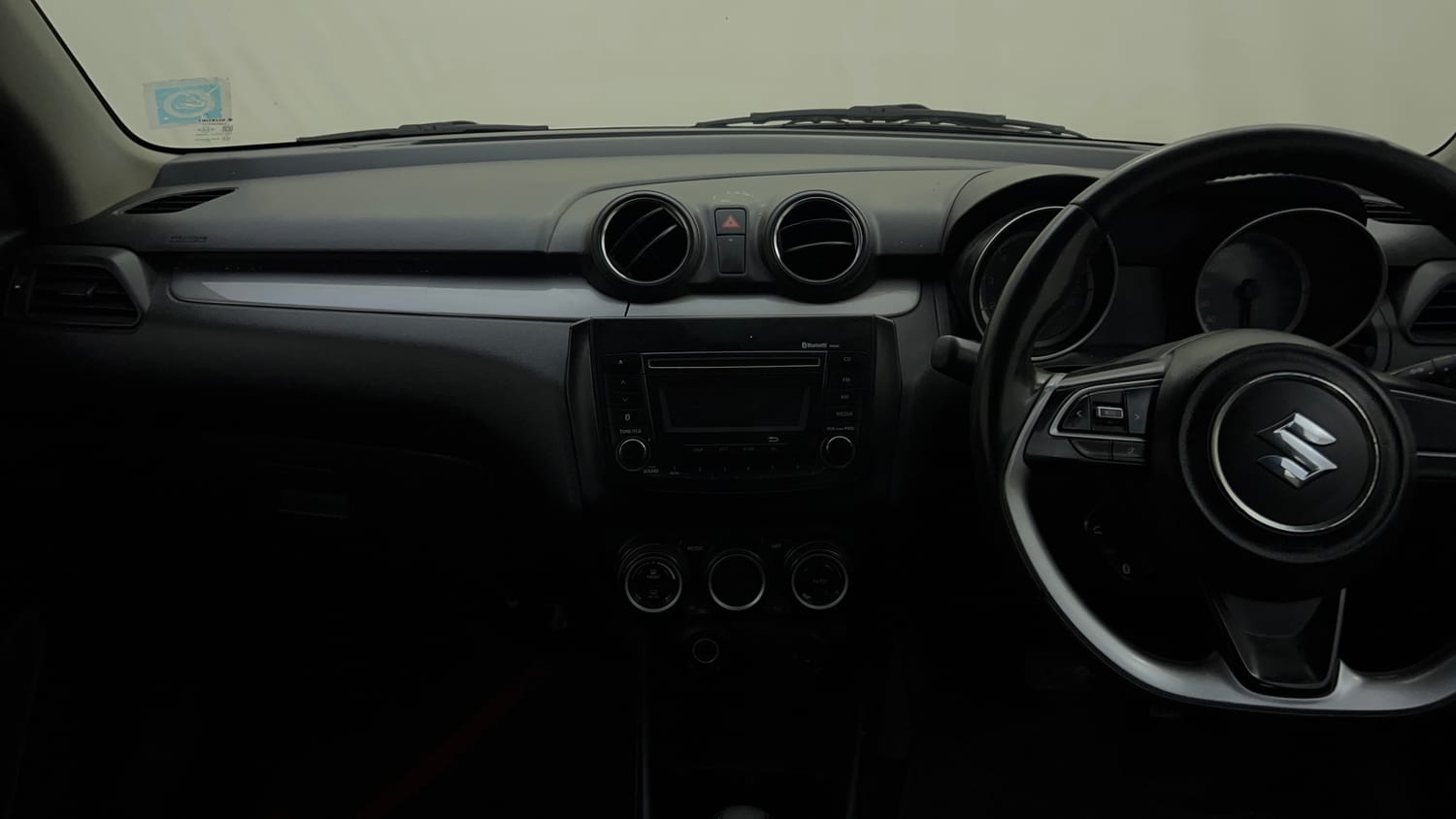 Used 2020 Maruti Suzuki Swift ZXi AMT Petrol Automatic interior MUSIC SYSTEM & AC CONTROL VIEW