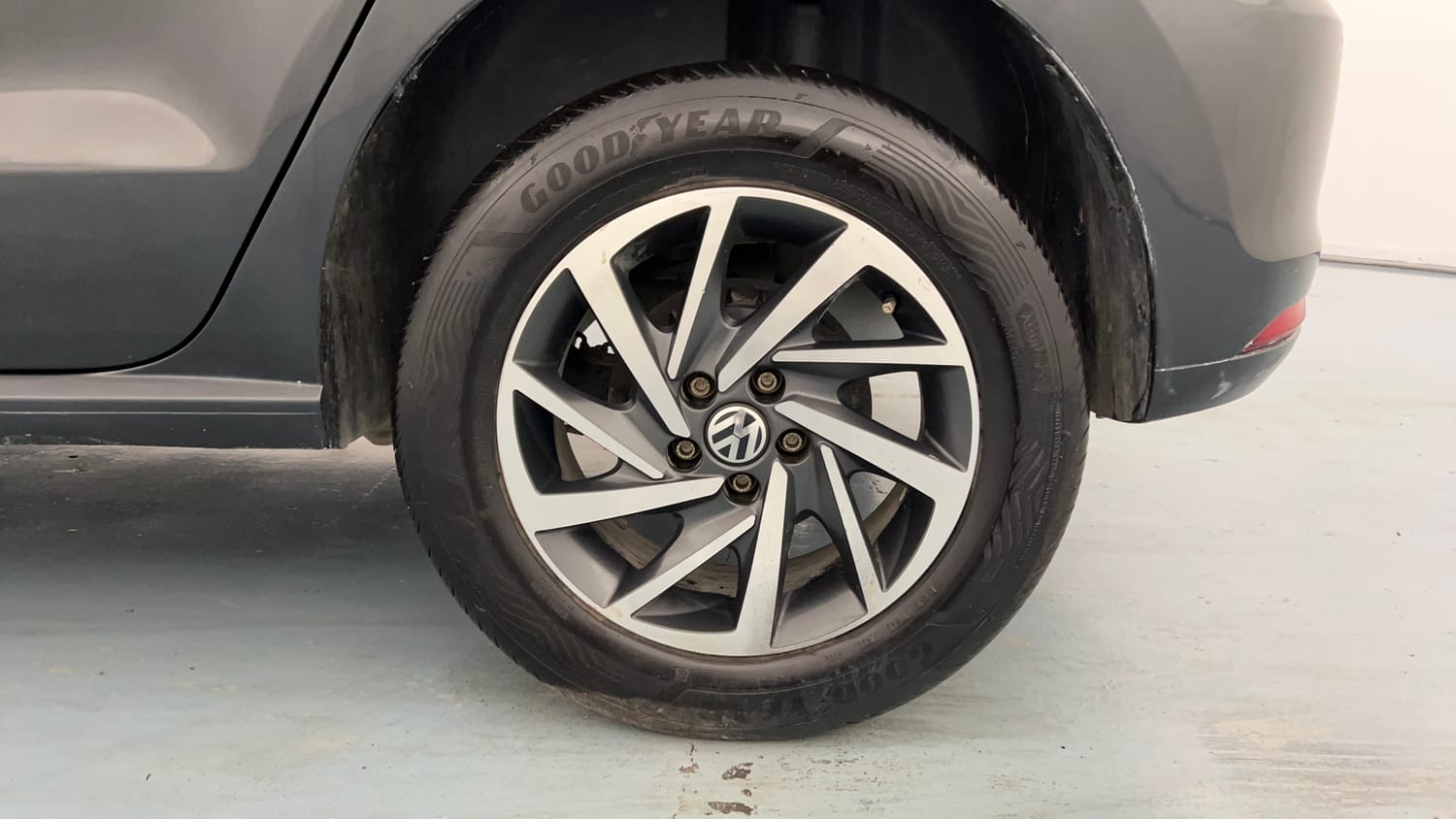 Used 2020 Volkswagen Polo Comfortline 1.0L (P) Petrol Manual tyres LEFT REAR TYRE RIM VIEW