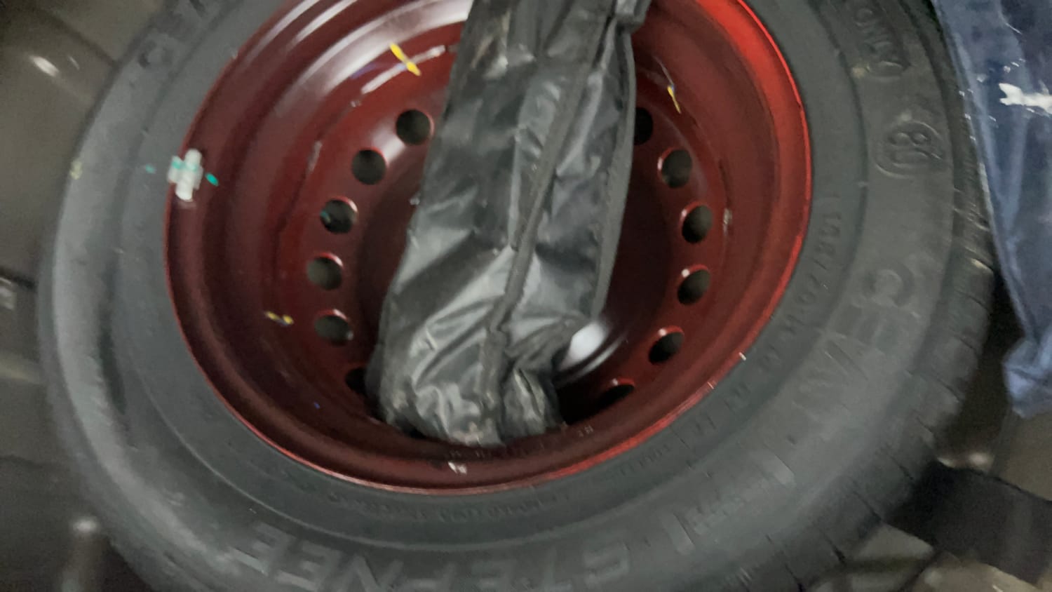 Used 2022 Renault Kwid RXT 1.0 (O) Petrol Manual tyres SPARE TYRE VIEW