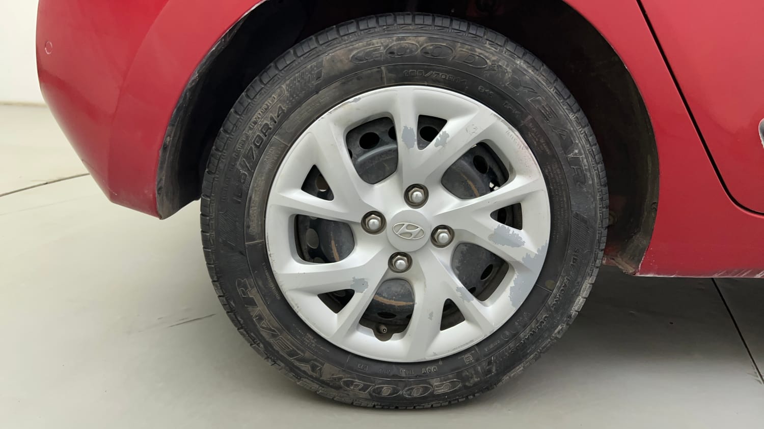 Used 2019 Hyundai Grand i10 Sportz 1.2 Kappa VTVT Petrol Manual tyres RIGHT REAR TYRE RIM VIEW