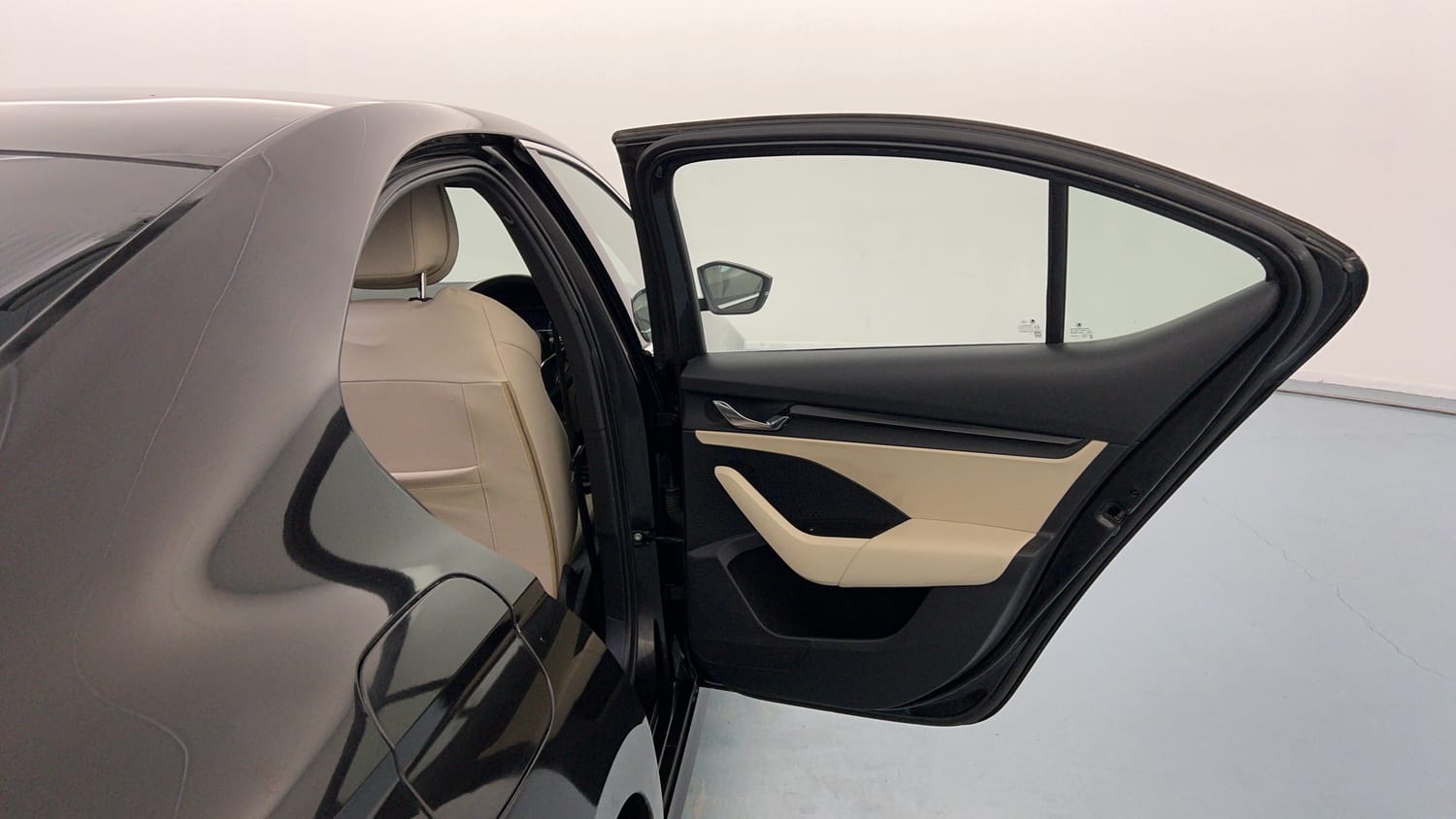 Used 2022 Skoda Octavia Style 2.0 Petrol Automatic interior RIGHT REAR DOOR OPEN VIEW