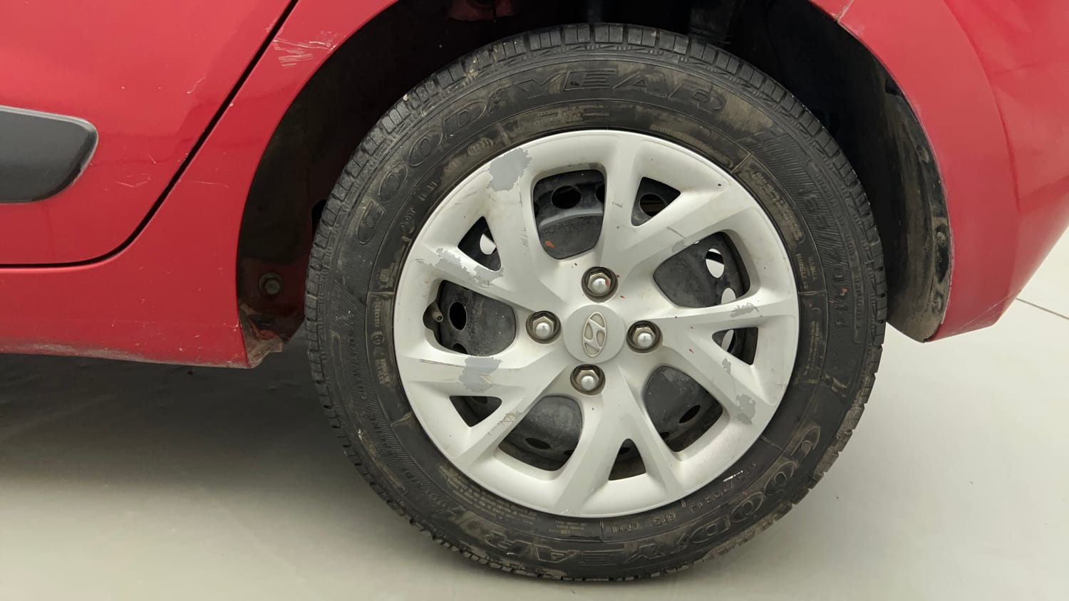 Used 2019 Hyundai Grand i10 Sportz 1.2 Kappa VTVT Petrol Manual tyres LEFT REAR TYRE RIM VIEW