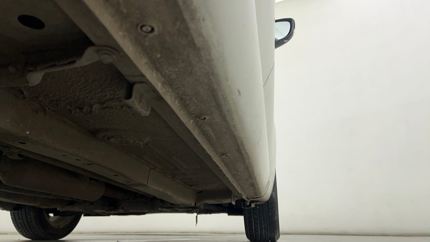 Used 2022 Maruti Suzuki Ciaz Alpha 1.5 AT Petrol Automatic extra REAR RIGHT UNDERBODY VIEW