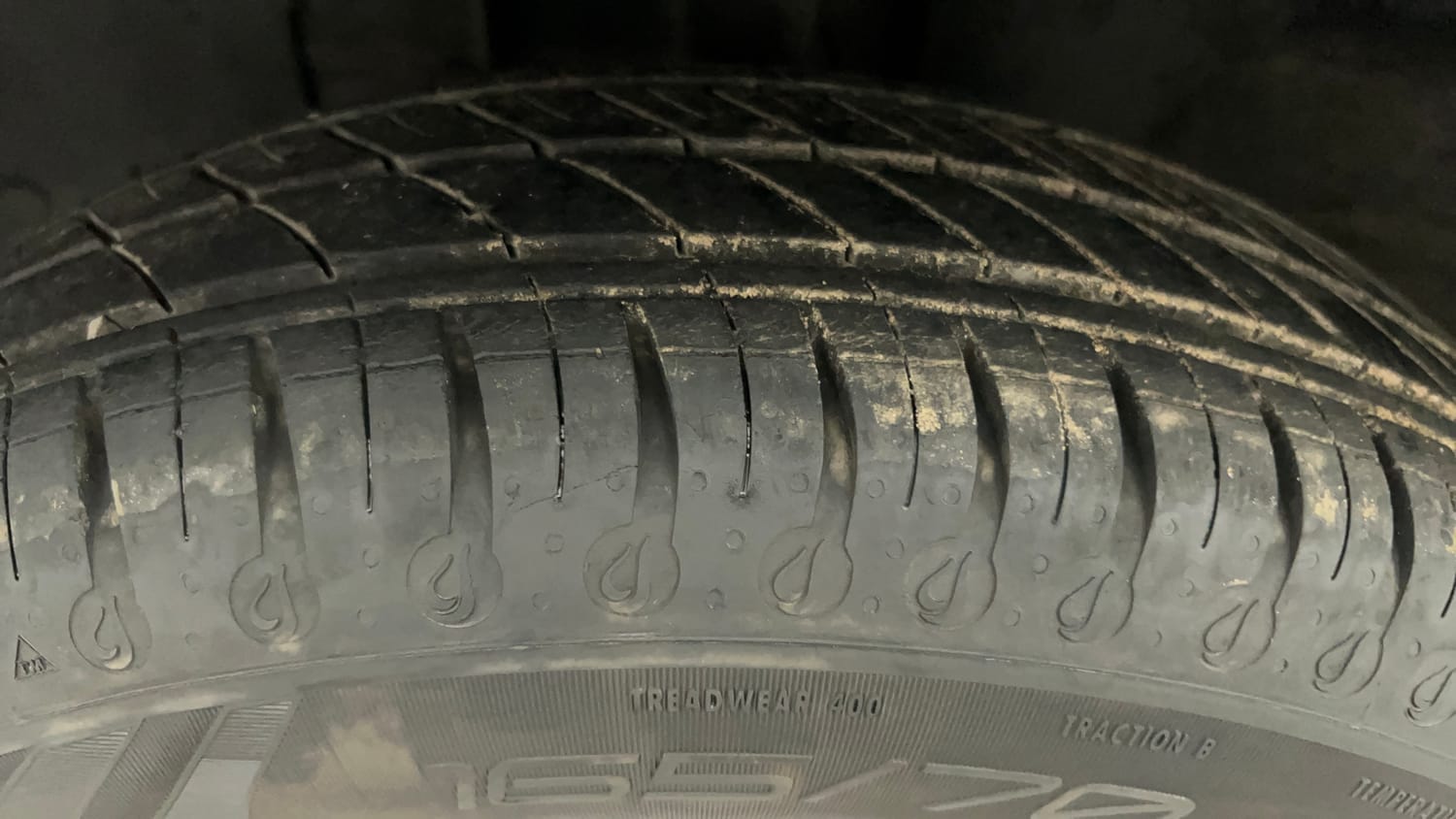 Used 2022 Renault Kwid RXT 1.0 (O) Petrol Manual tyres LEFT FRONT TYRE TREAD VIEW