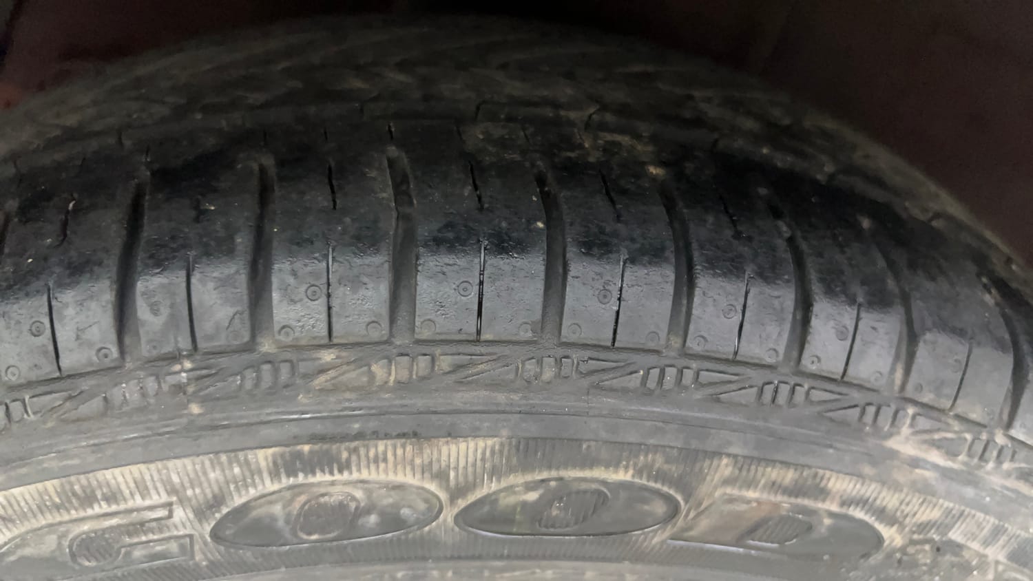 Used 2019 Hyundai Grand i10 Sportz 1.2 Kappa VTVT Petrol Manual tyres RIGHT REAR TYRE TREAD VIEW