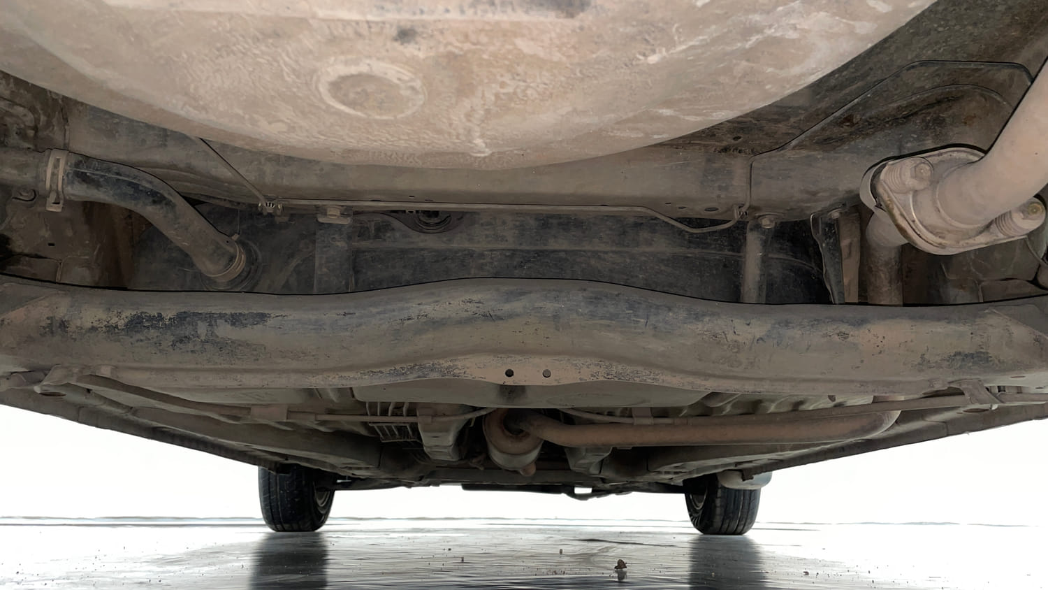 Used 2016 Honda Amaze 1.2 VX i-VTEC Petrol Manual extra REAR UNDERBODY VIEW (TAKEN FROM REAR)