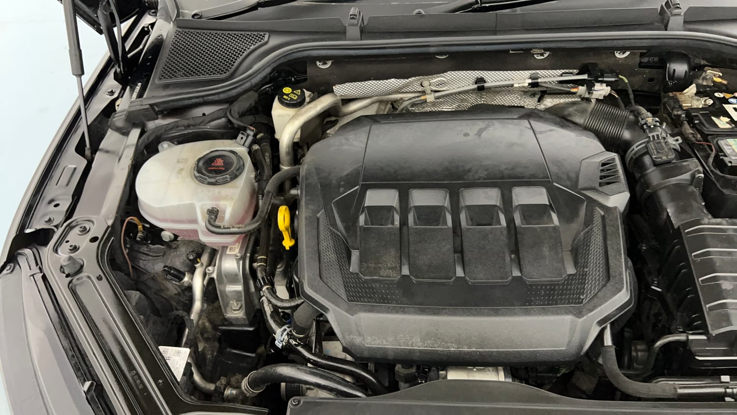 Used 2022 Skoda Octavia Style 2.0 Petrol Automatic engine ENGINE RIGHT SIDE VIEW
