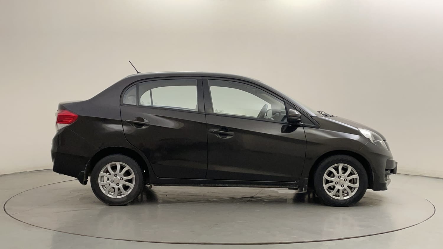 Used 2016 Honda Amaze 1.2 VX i-VTEC Petrol Manual exterior RIGHT SIDE VIEW