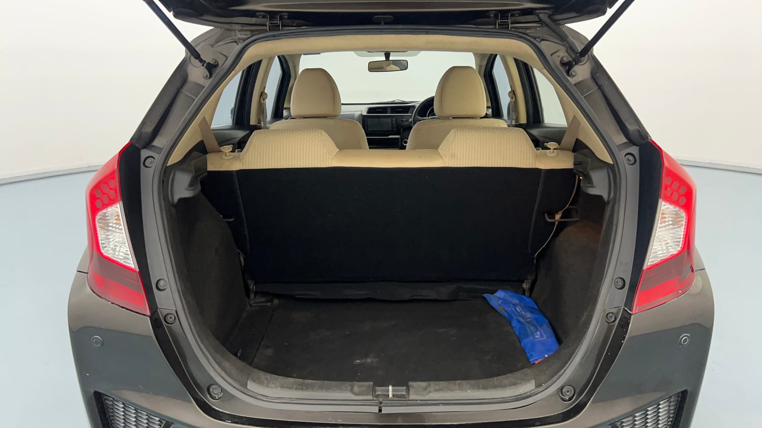 Used 2019 Honda Jazz VX CVT Petrol Petrol Automatic interior DICKY INSIDE VIEW