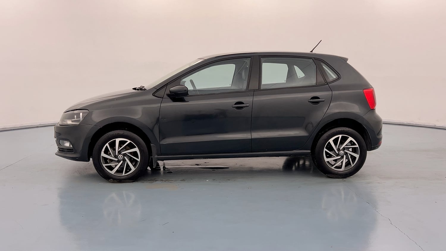 Used 2020 Volkswagen Polo Comfortline 1.0L (P) Petrol Manual exterior LEFT SIDE VIEW