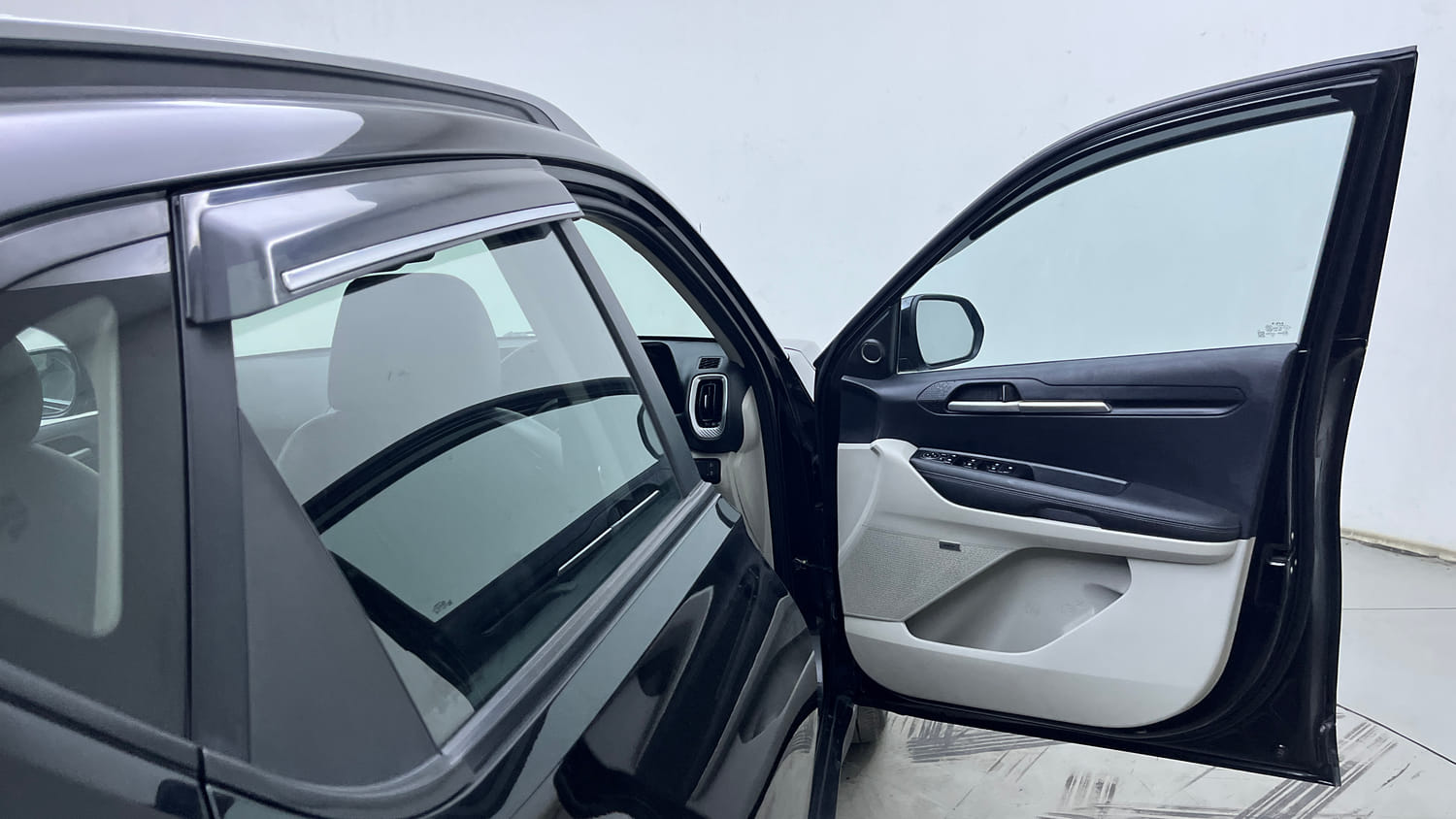 Used 2025 Kia Sonet HTX Plus 1.5 Diesel Manual interior RIGHT FRONT DOOR OPEN VIEW