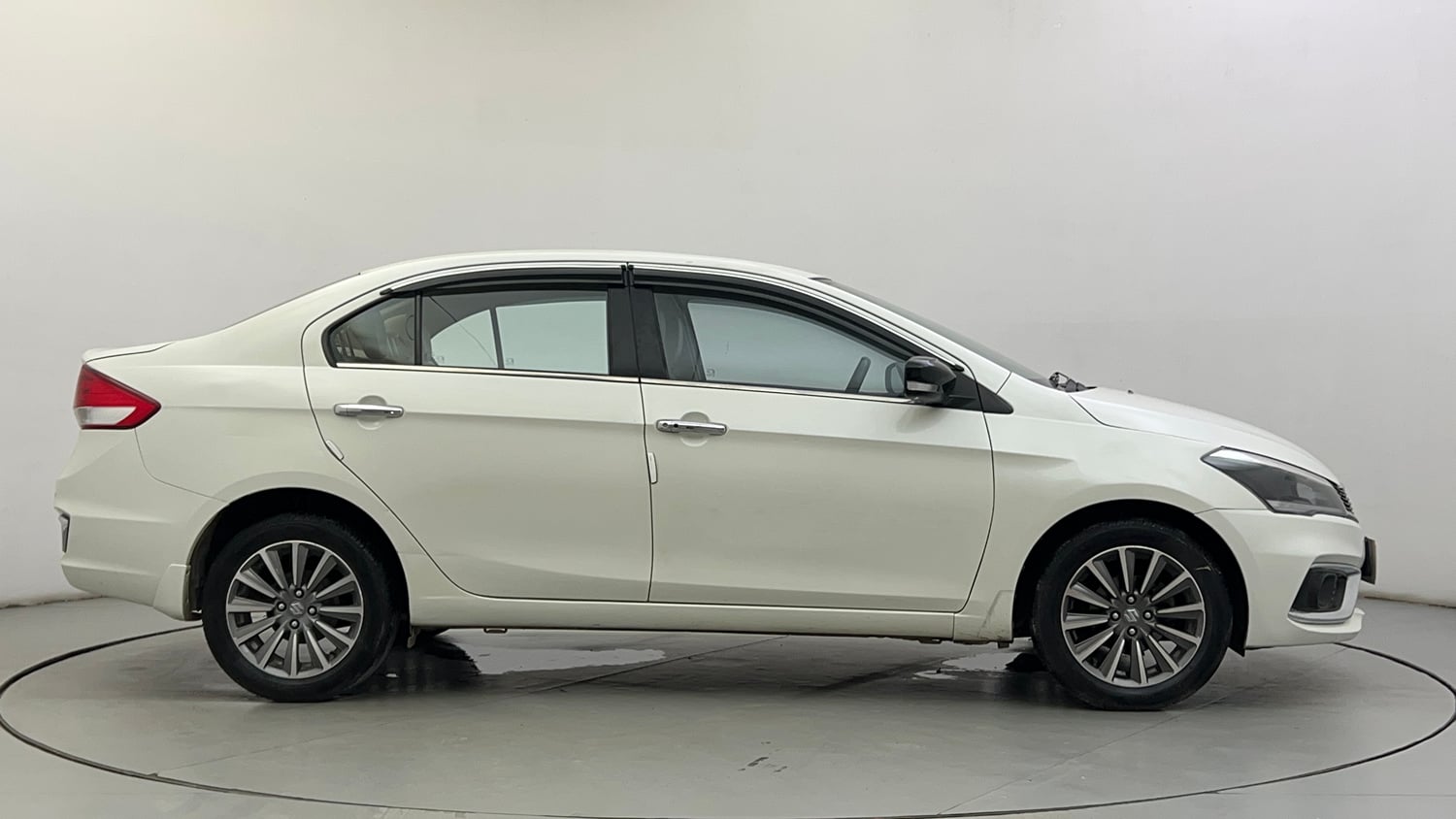 Used 2022 Maruti Suzuki Ciaz Alpha 1.5 AT Petrol Automatic exterior RIGHT SIDE VIEW