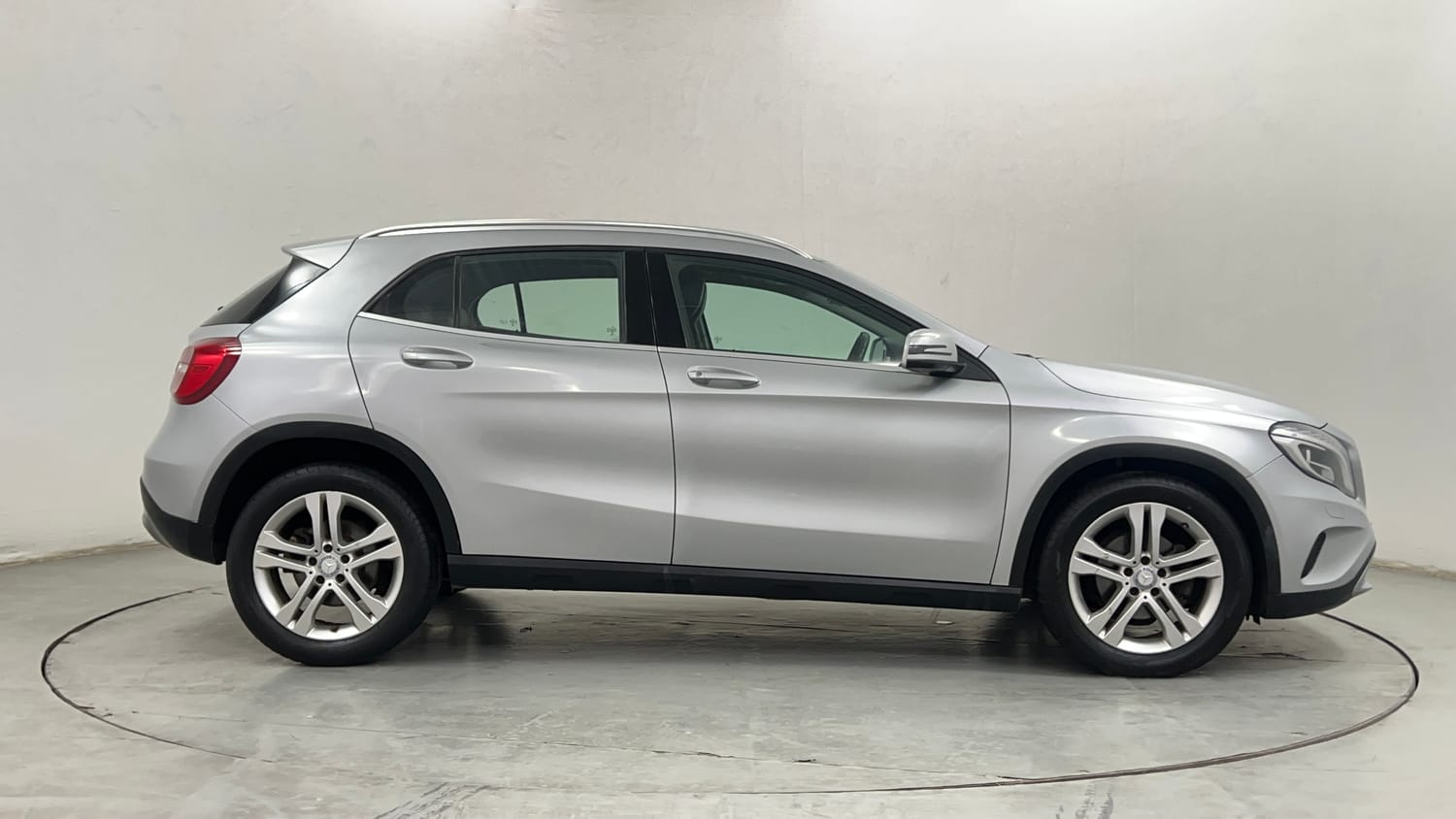 Used 2016 Mercedes-Benz GLA 200 CDI Sport Diesel Automatic exterior RIGHT SIDE VIEW