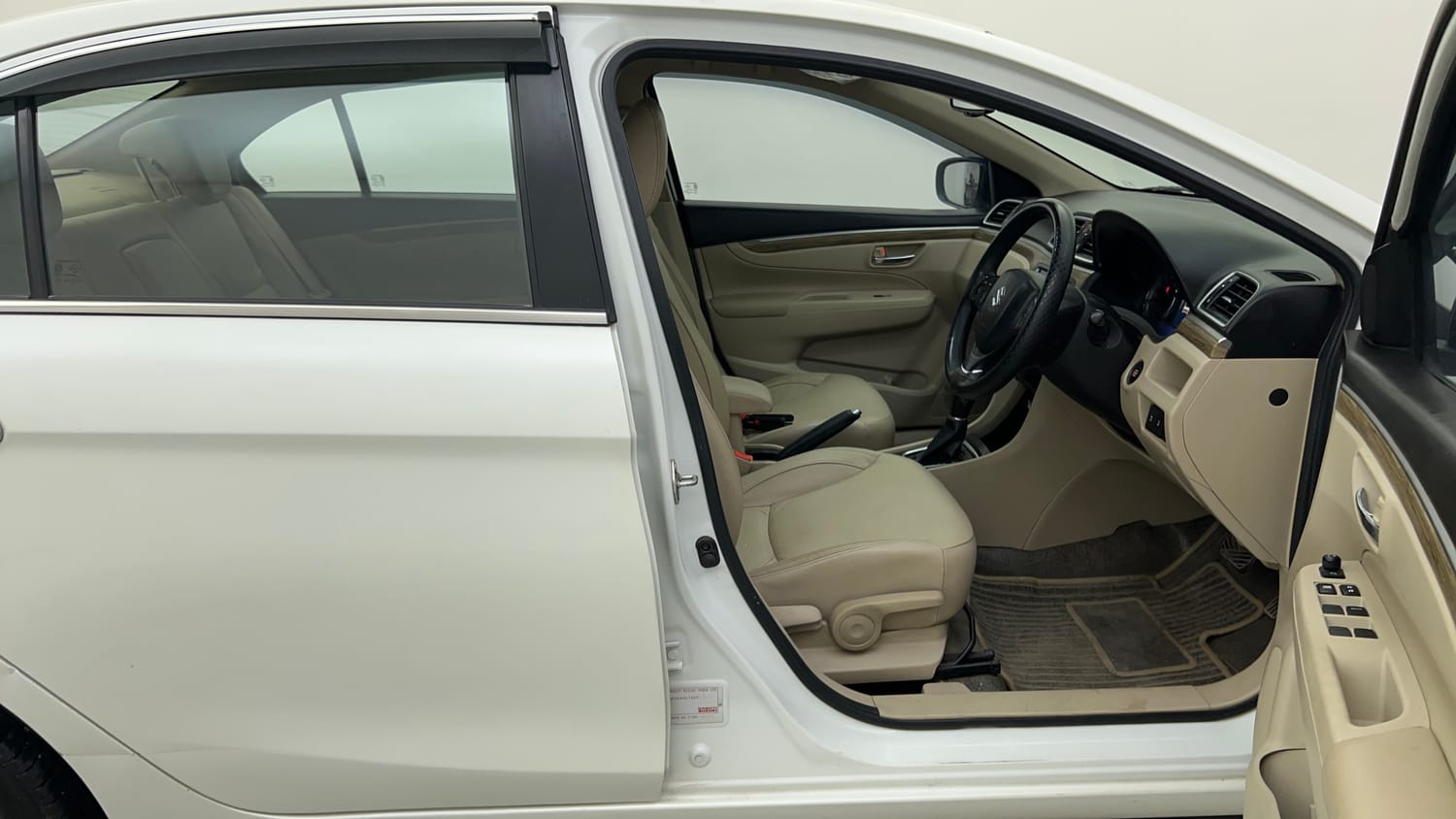 Used 2022 Maruti Suzuki Ciaz Alpha 1.5 AT Petrol Automatic interior RIGHT SIDE FRONT DOOR CABIN VIEW
