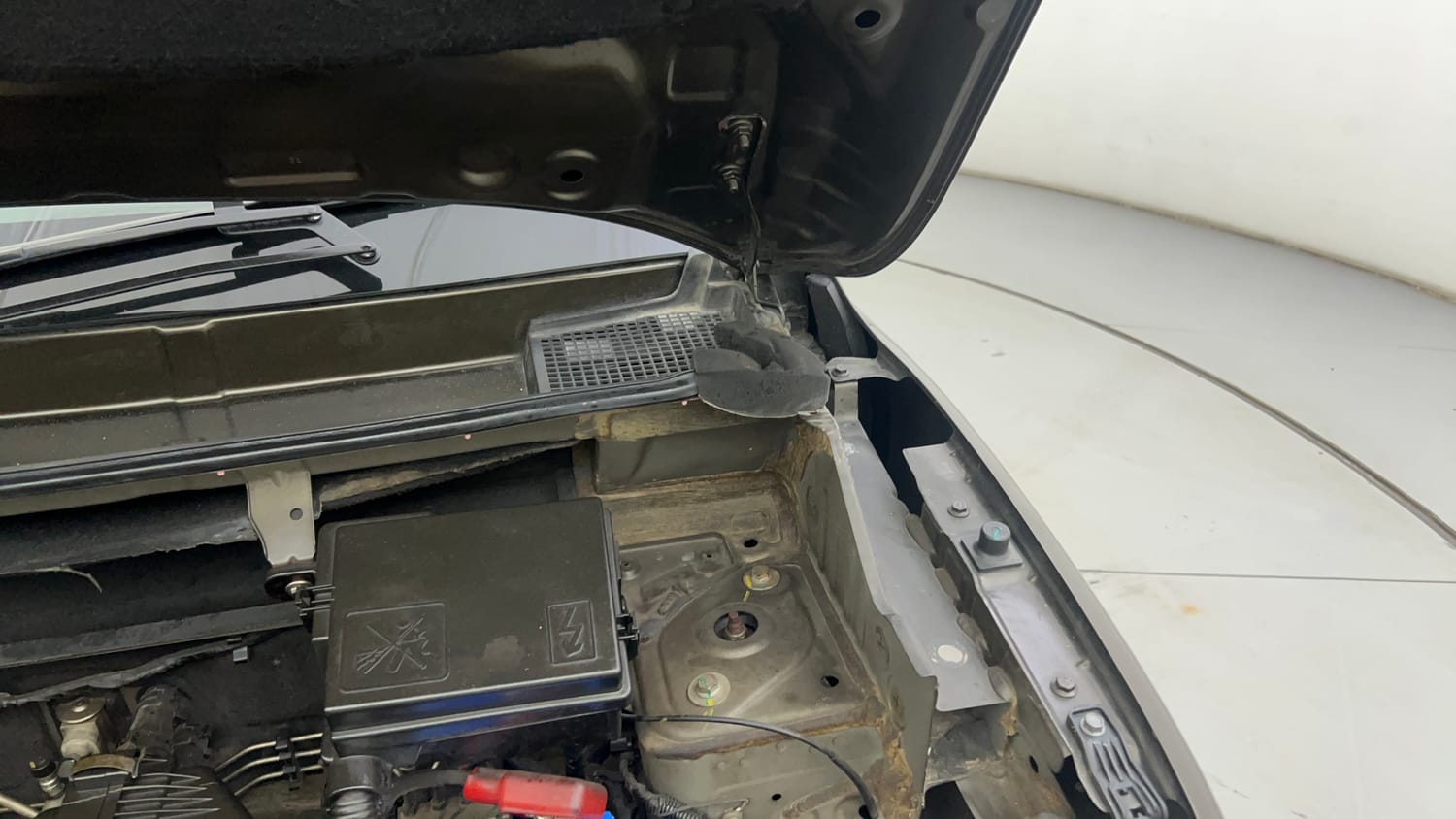 Used 2022 Renault Kwid RXT 1.0 (O) Petrol Manual engine ENGINE LEFT SIDE HINGE & APRON VIEW