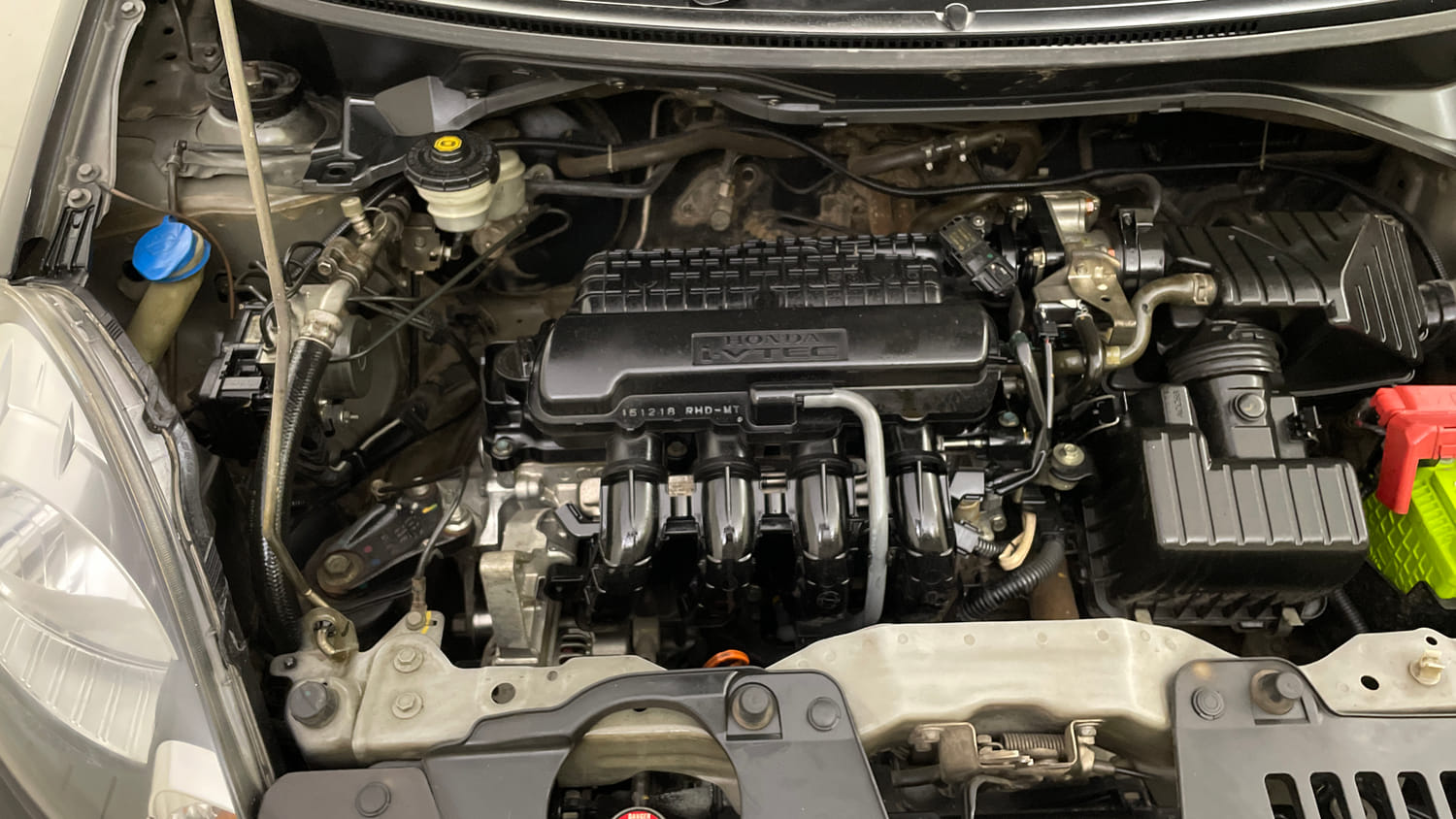 Used 2016 Honda Amaze 1.2 VX i-VTEC Petrol Manual engine ENGINE RIGHT SIDE VIEW
