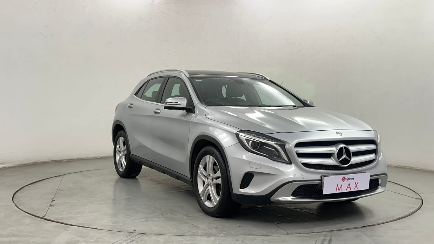 Used 2016 Mercedes-Benz GLA 200 CDI Sport Diesel Automatic exterior RIGHT FRONT CORNER VIEW