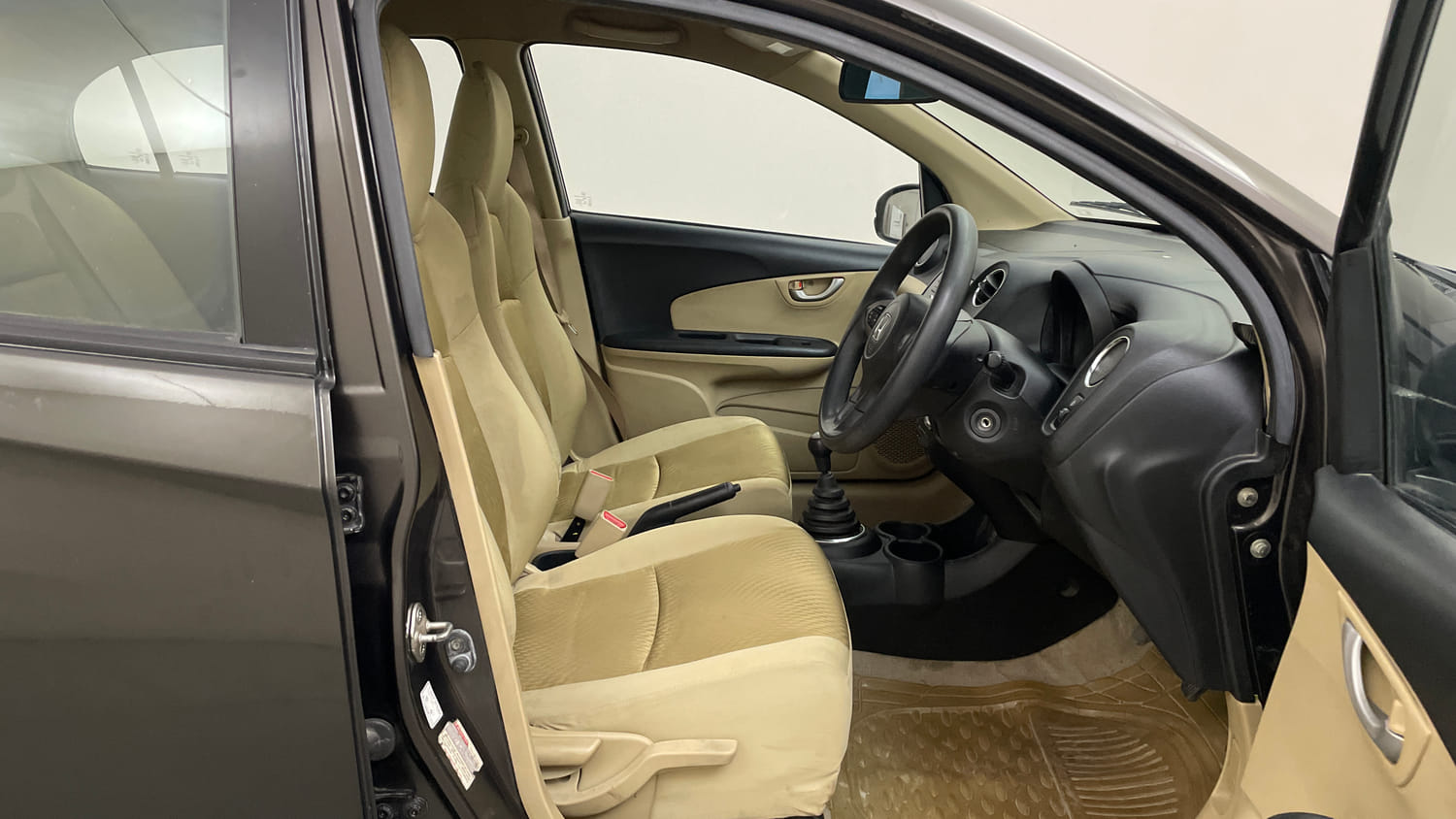 Used 2016 Honda Amaze 1.2 VX i-VTEC Petrol Manual interior RIGHT SIDE FRONT DOOR CABIN VIEW