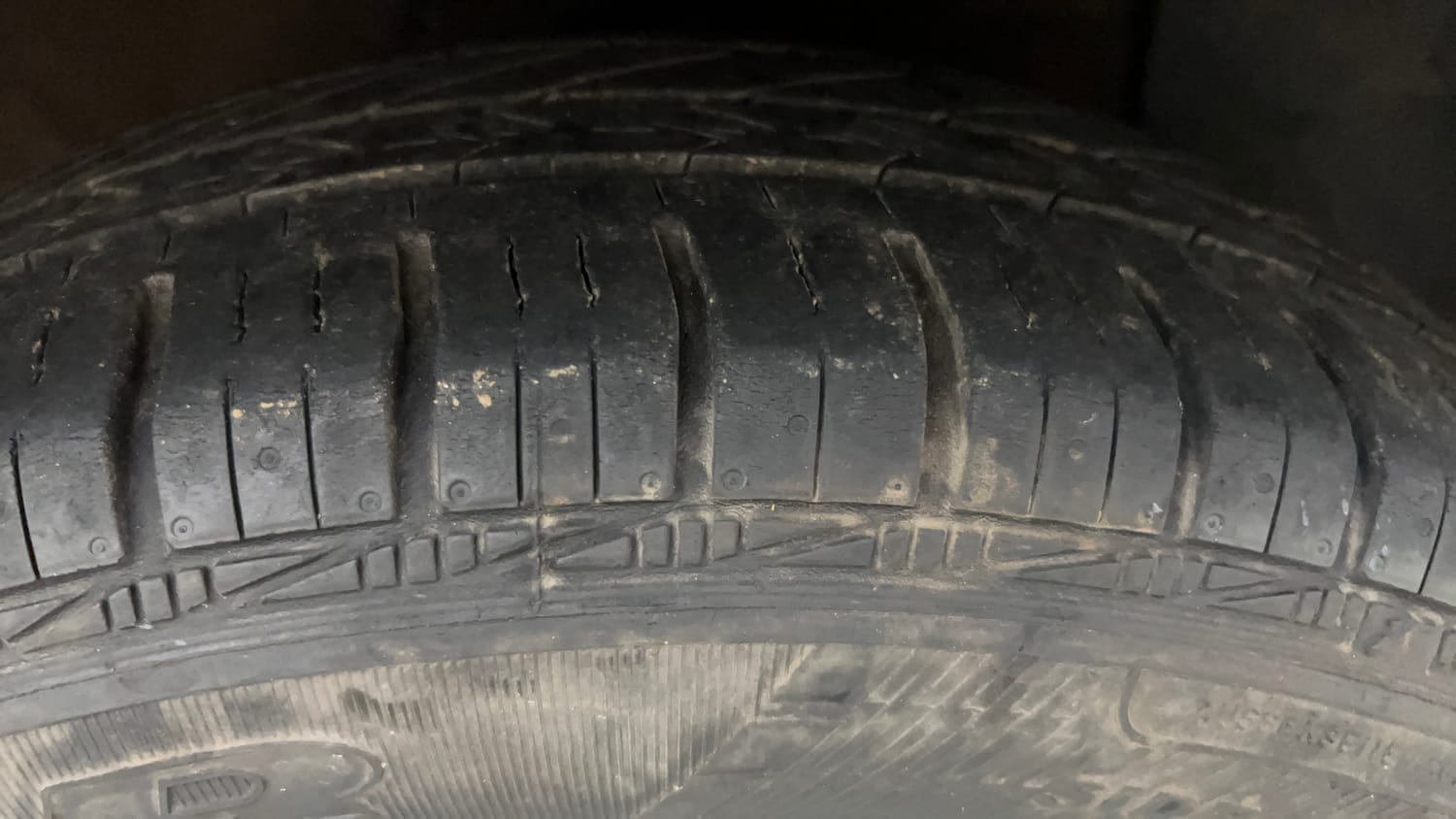 Used 2019 Hyundai Grand i10 Sportz 1.2 Kappa VTVT Petrol Manual tyres RIGHT FRONT TYRE TREAD VIEW