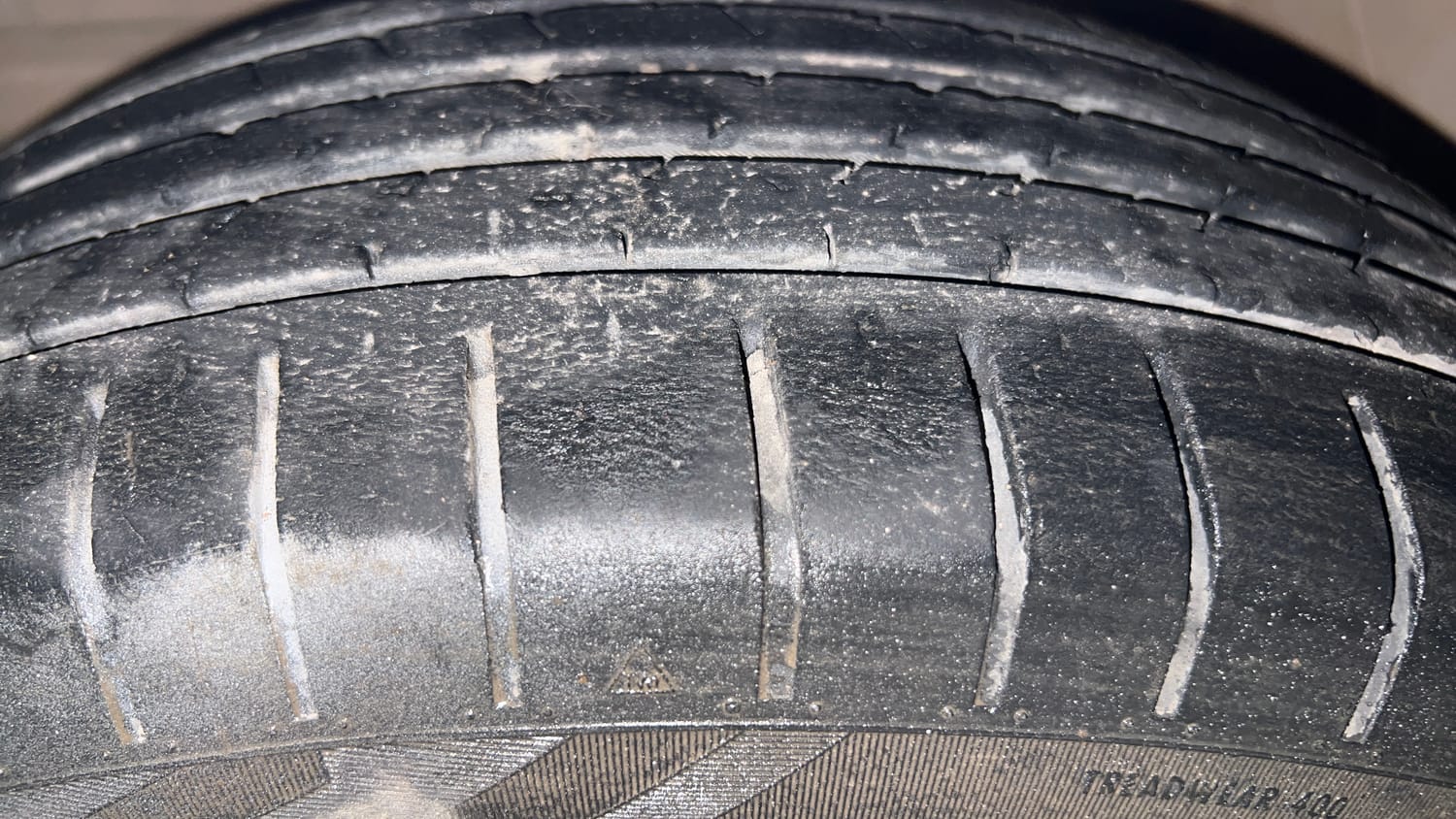 Used 2020 Maruti Suzuki Swift ZXi AMT Petrol Automatic tyres LEFT FRONT TYRE TREAD VIEW