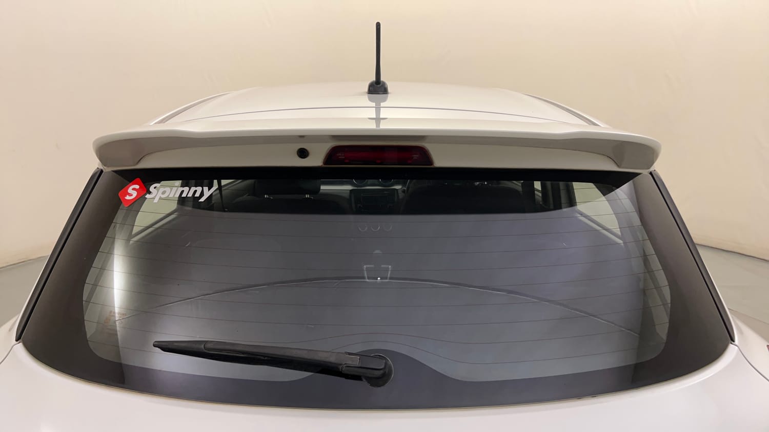 Used 2020 Maruti Suzuki Swift ZXi AMT Petrol Automatic top_features Rear defogger