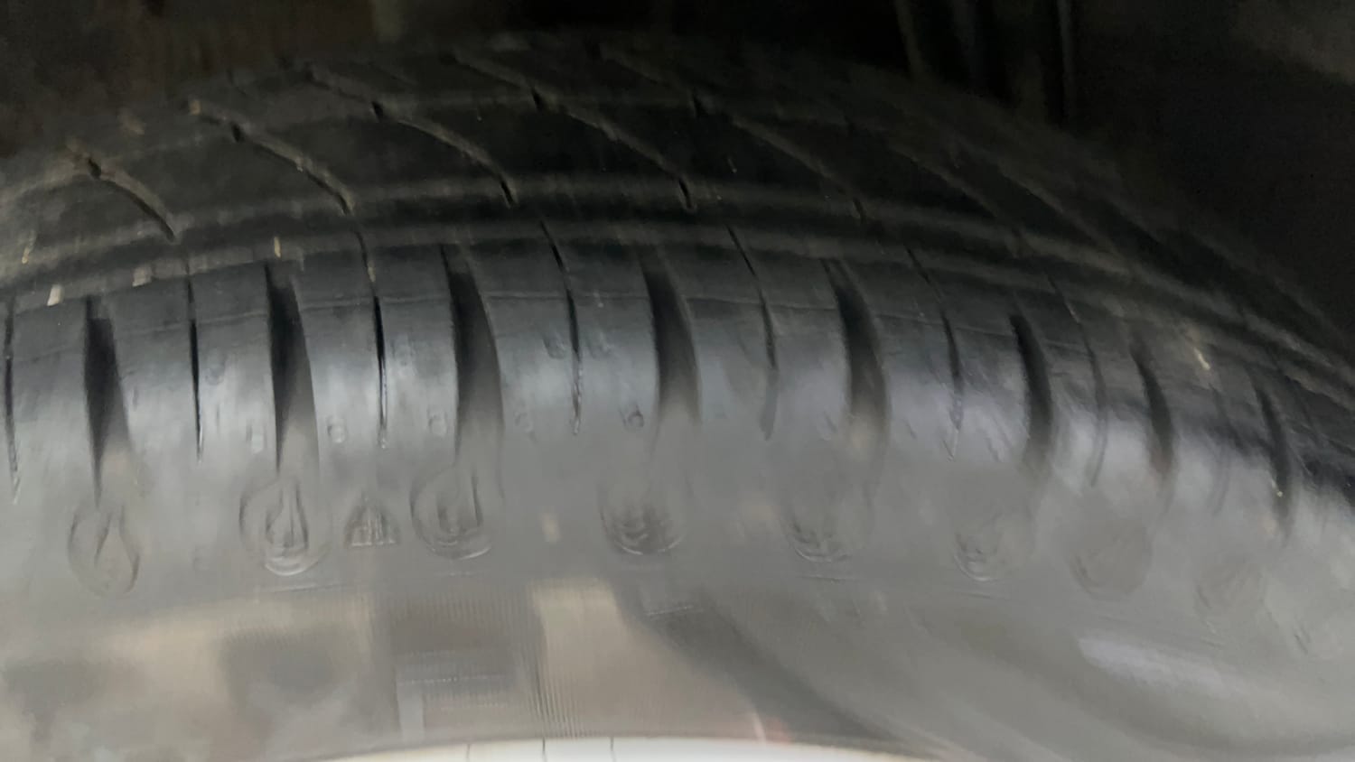 Used 2022 Renault Kwid RXT 1.0 (O) Petrol Manual tyres RIGHT REAR TYRE TREAD VIEW