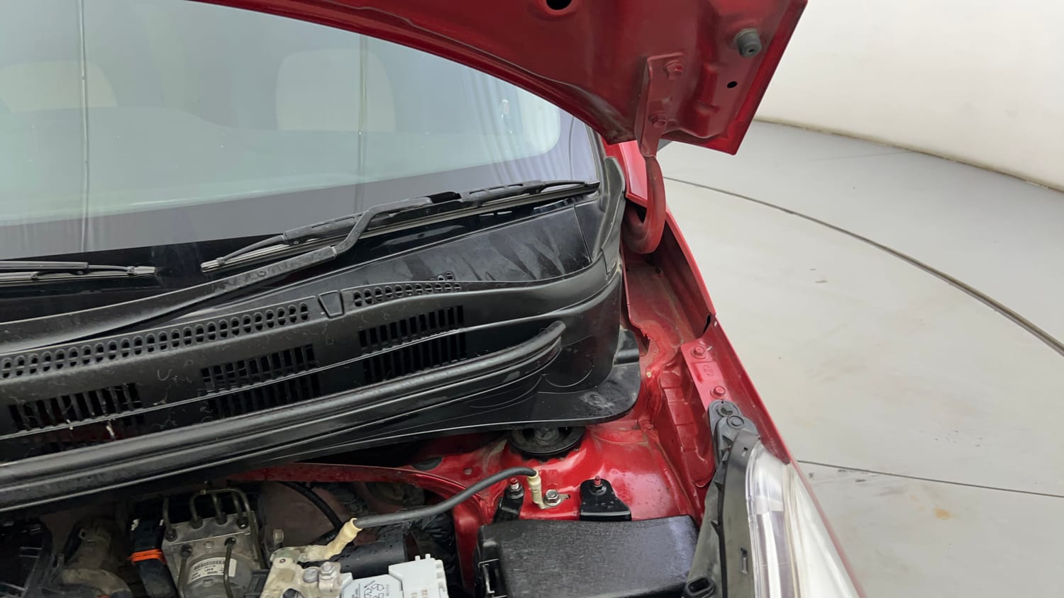 Used 2019 Hyundai Grand i10 Sportz 1.2 Kappa VTVT Petrol Manual engine ENGINE LEFT SIDE HINGE & APRON VIEW