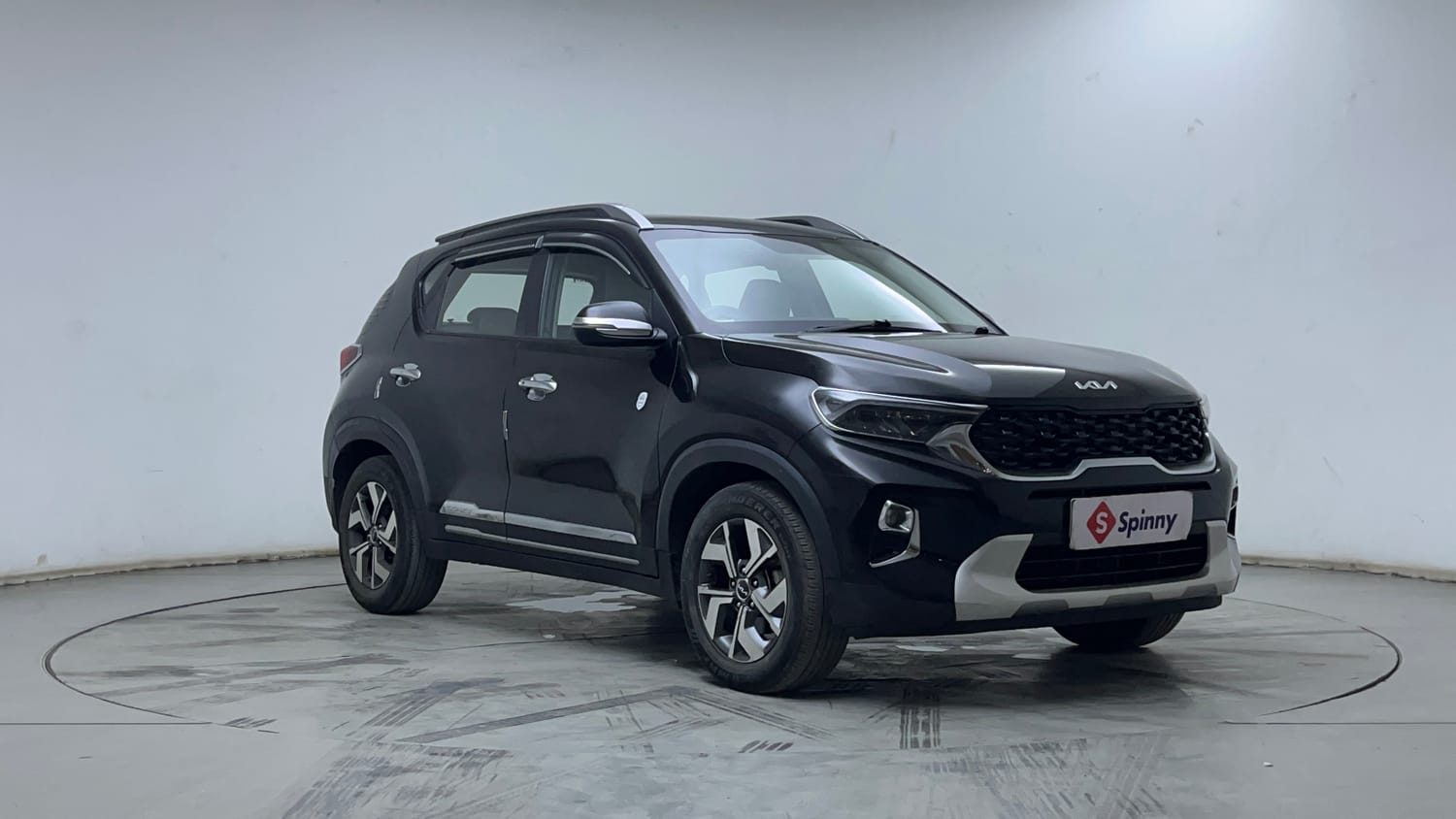 Used 2025 Kia Sonet HTX Plus 1.5 Diesel Manual exterior RIGHT FRONT CORNER VIEW