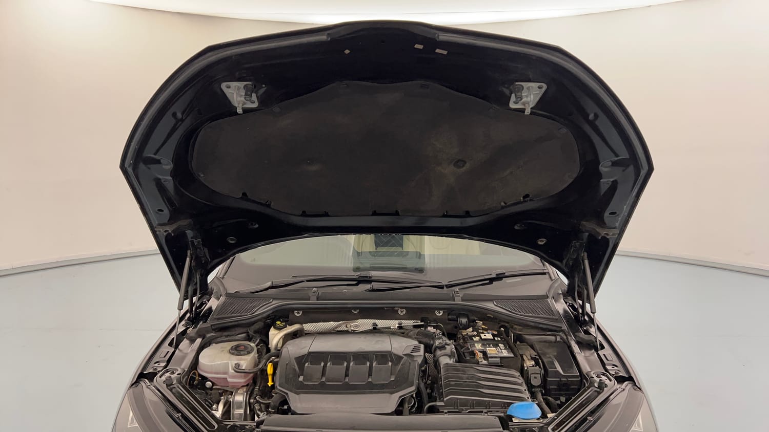 Used 2022 Skoda Octavia Style 2.0 Petrol Automatic engine ENGINE & BONNET OPEN FRONT VIEW