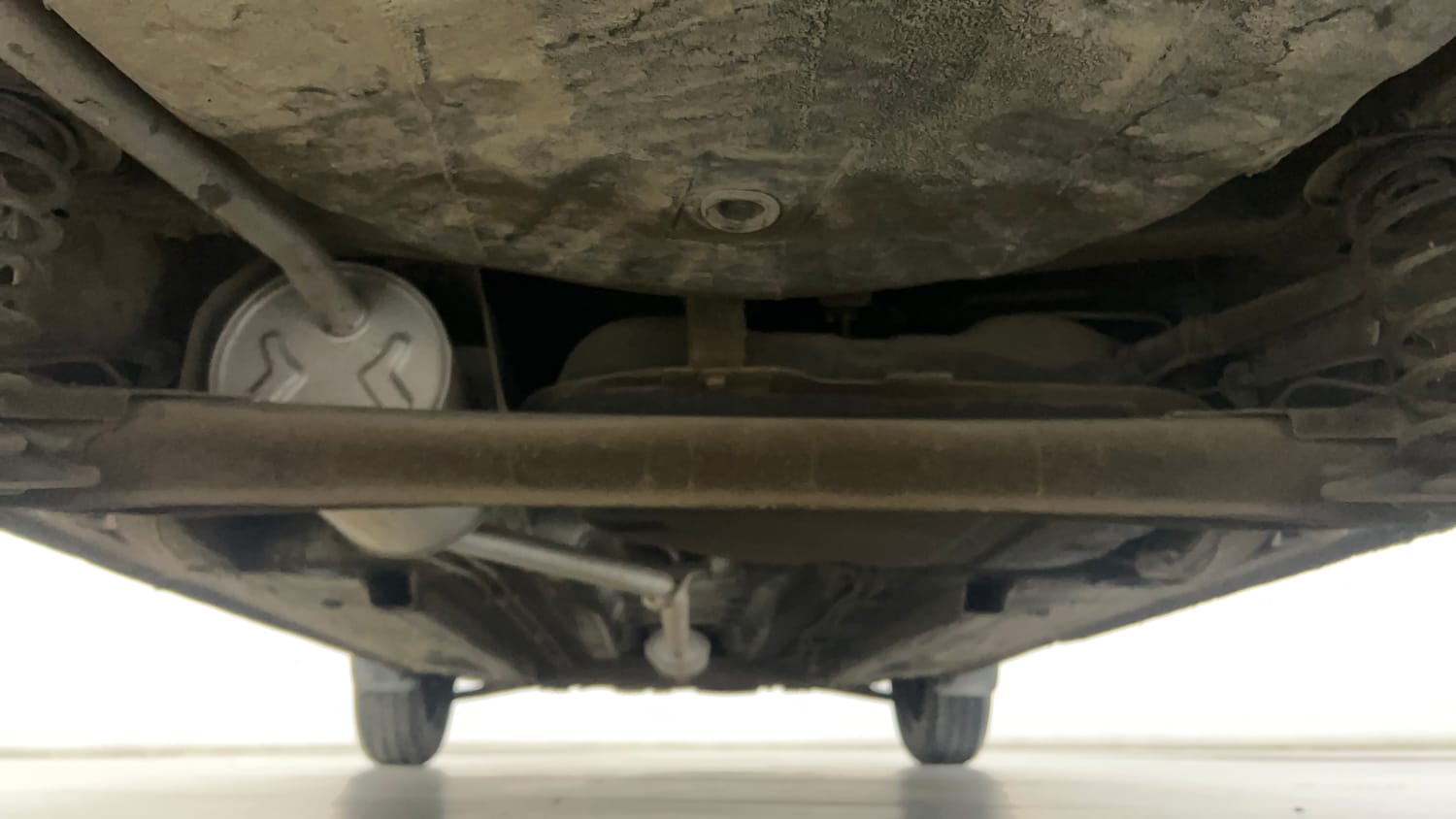 Used 2022 Renault Kwid RXT 1.0 (O) Petrol Manual extra REAR UNDERBODY VIEW (TAKEN FROM REAR)