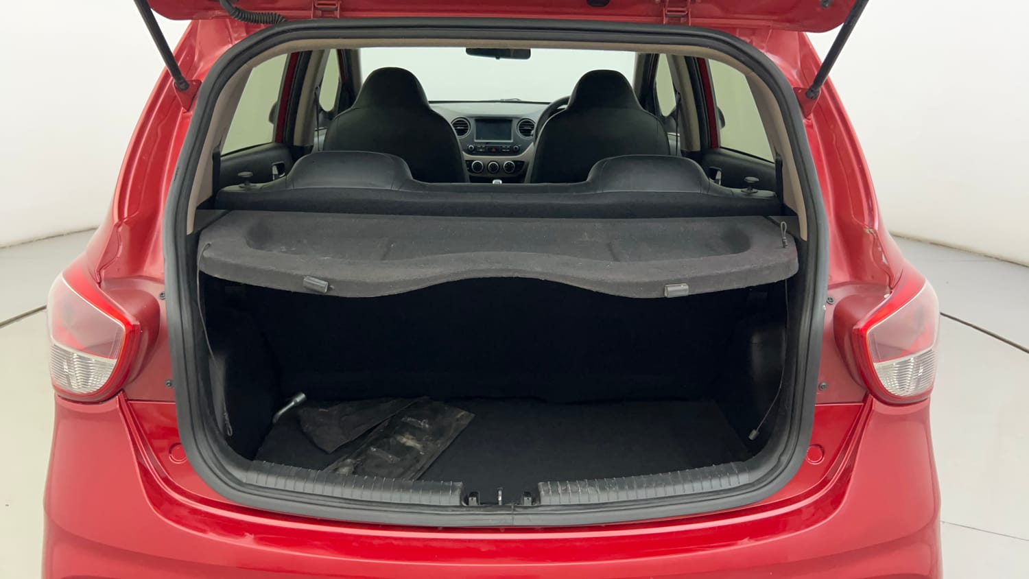 Used 2019 Hyundai Grand i10 Sportz 1.2 Kappa VTVT Petrol Manual interior DICKY INSIDE VIEW