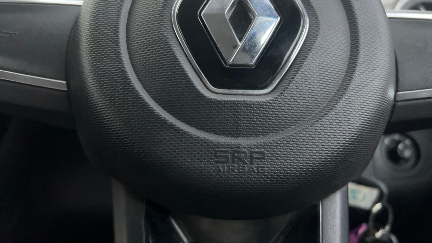 Used 2022 Renault Kwid RXT 1.0 (O) Petrol Manual top_features Airbags