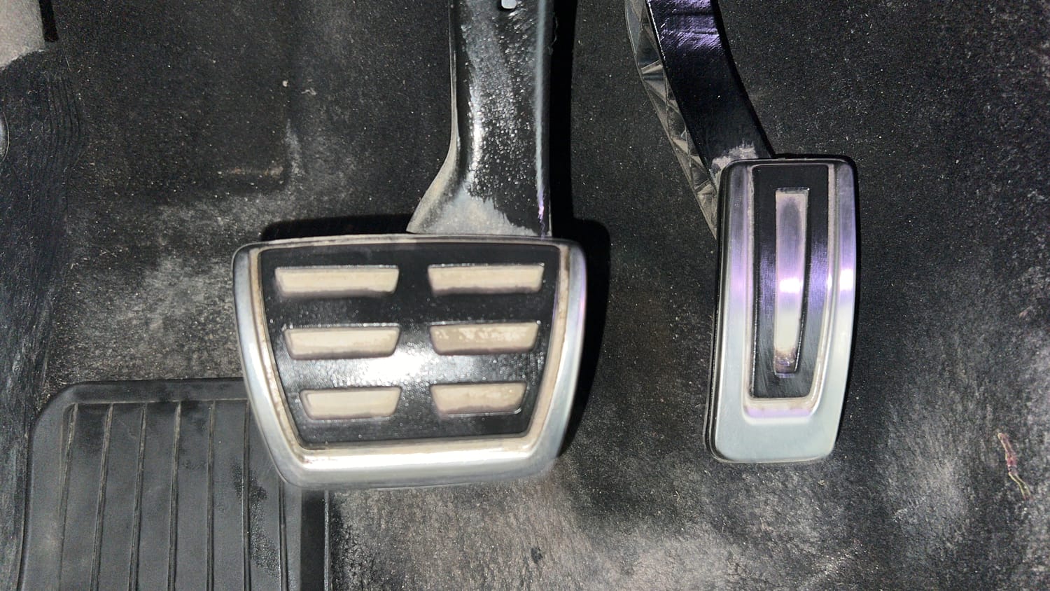 Used 2022 Skoda Octavia Style 2.0 Petrol Automatic interior PEDALS VIEW