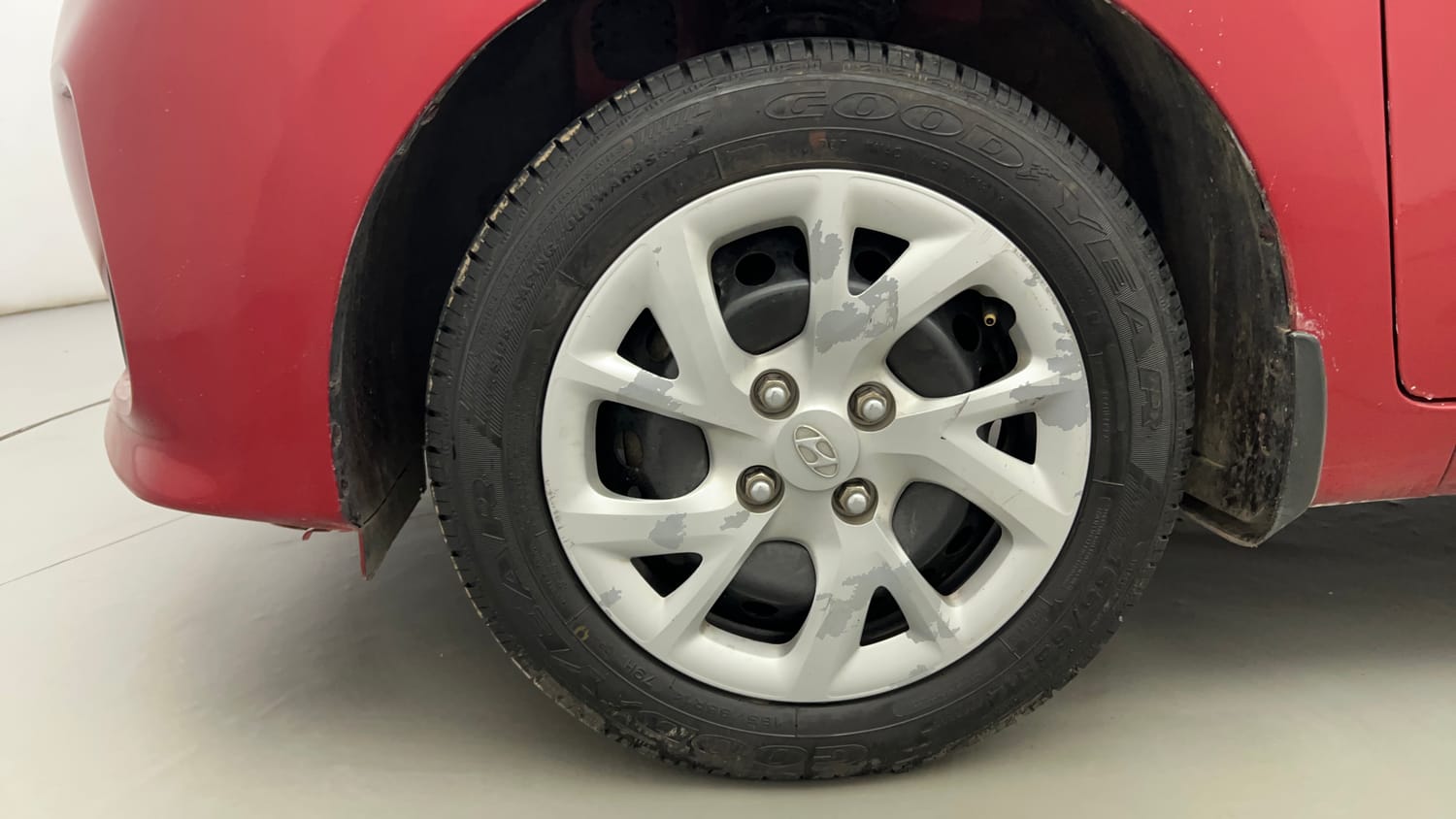 Used 2019 Hyundai Grand i10 Sportz 1.2 Kappa VTVT Petrol Manual tyres LEFT FRONT TYRE RIM VIEW