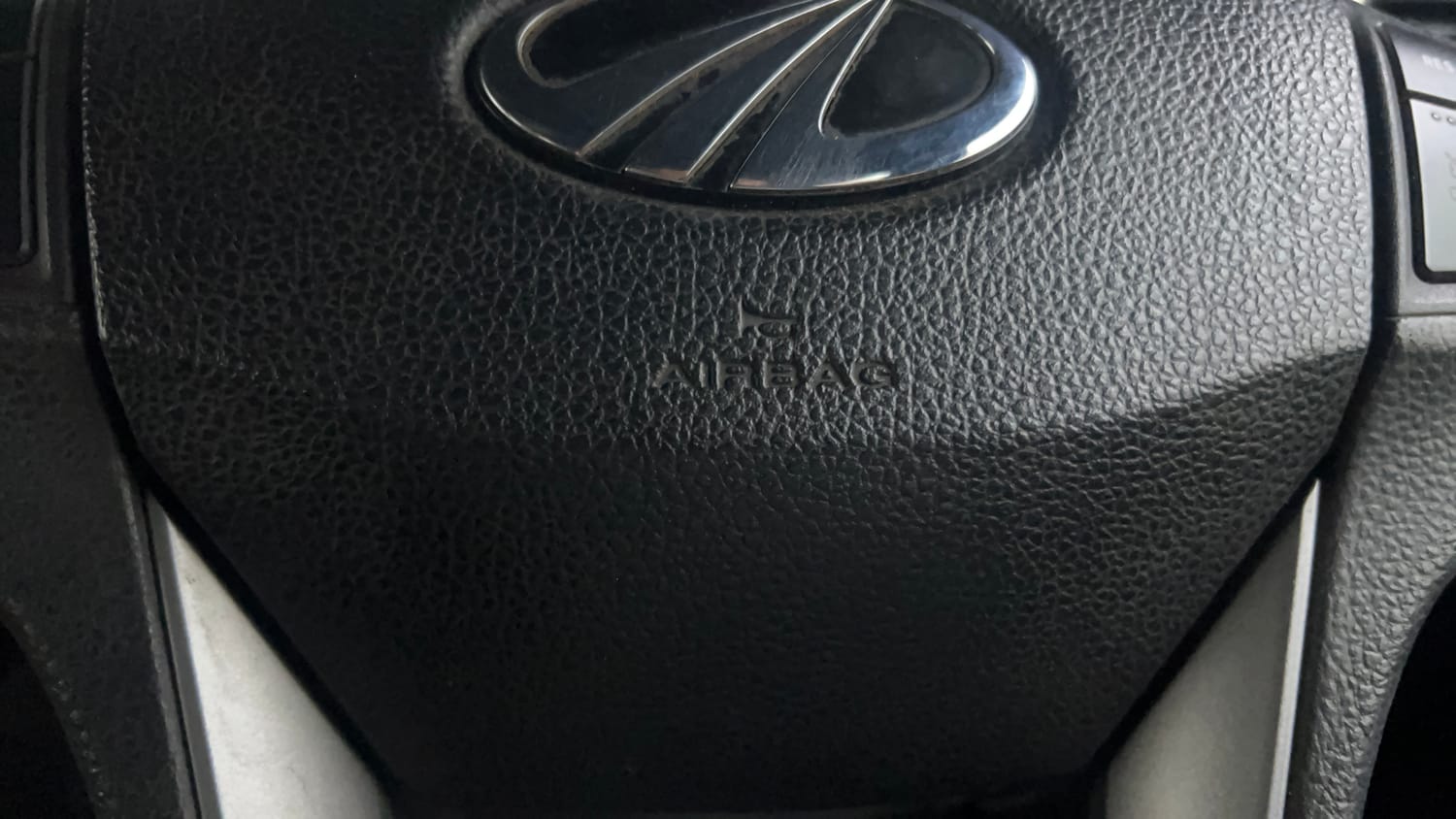Used 2021 mahindra Thar LX Hard Top Diesel AT 4WD Diesel Automatic top_features Airbags