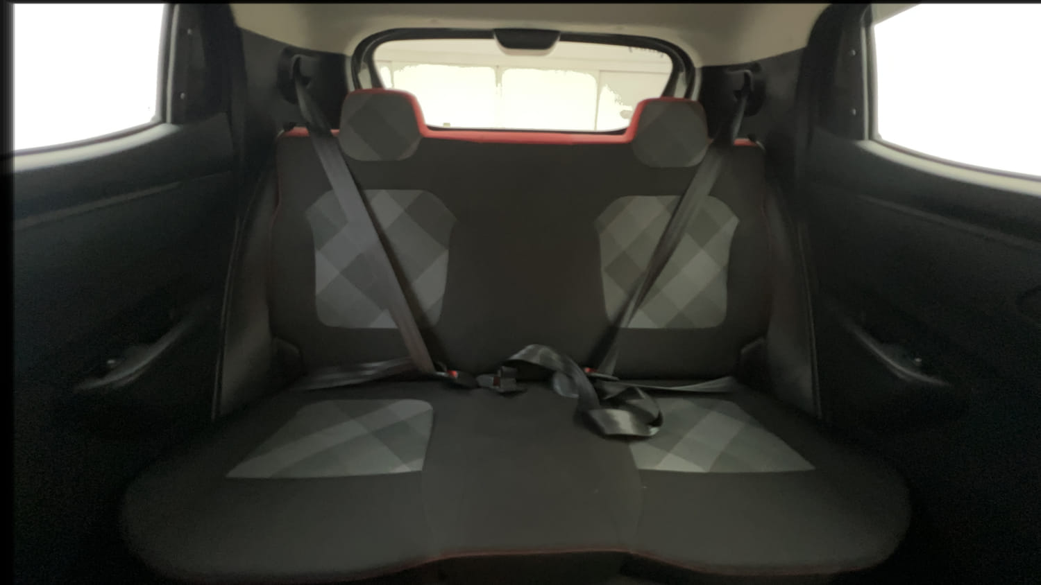 Used 2022 Renault Kwid RXT 1.0 (O) Petrol Manual interior REAR SEAT CONDITION VIEW