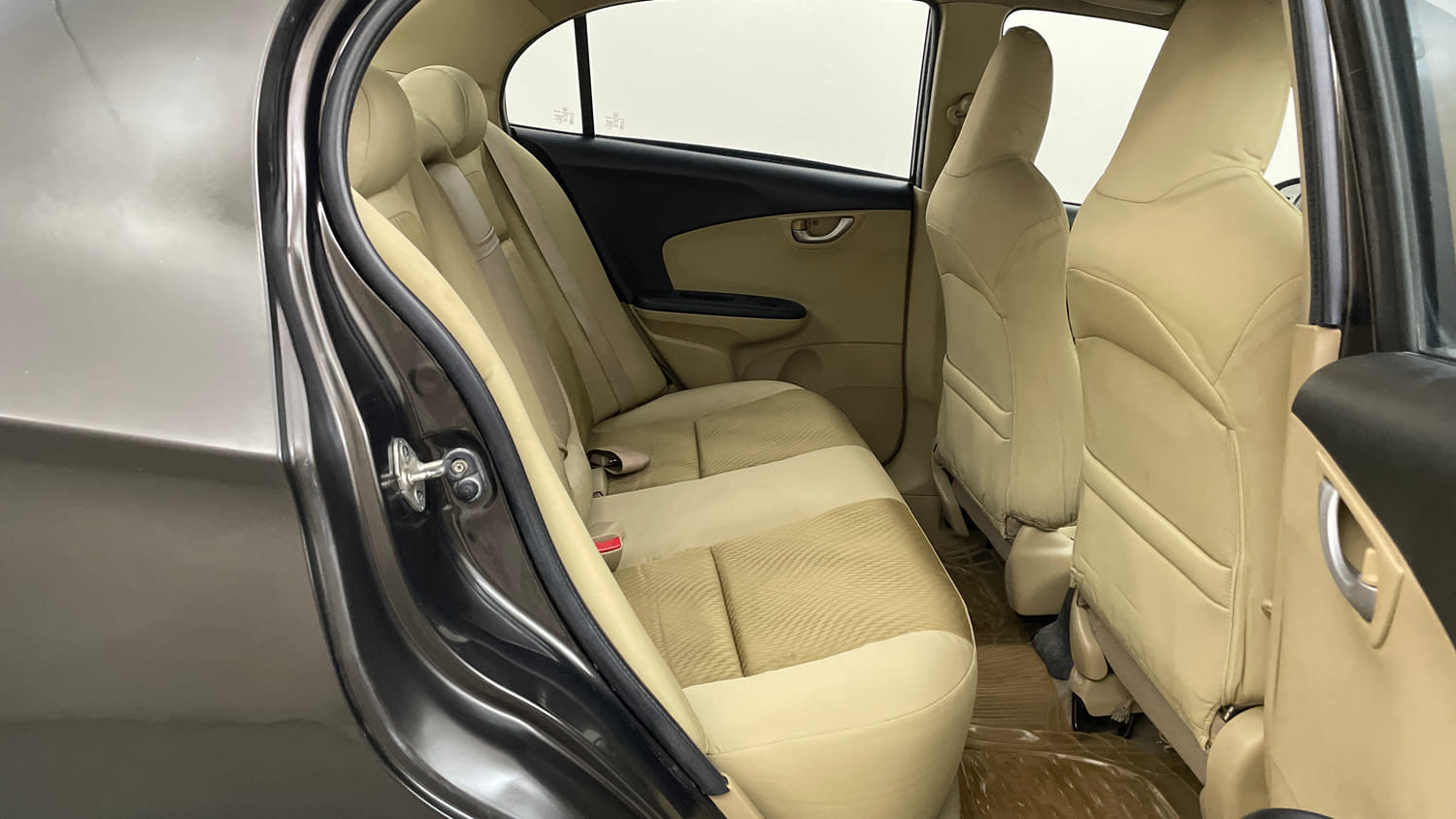 Used 2016 Honda Amaze 1.2 VX i-VTEC Petrol Manual interior RIGHT SIDE REAR DOOR CABIN VIEW