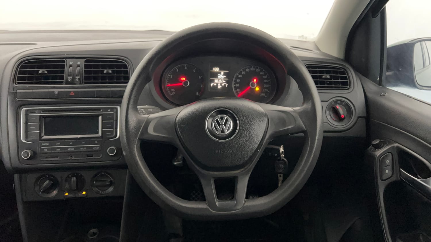 Used 2020 Volkswagen Polo Comfortline 1.0L (P) Petrol Manual interior STEERING VIEW